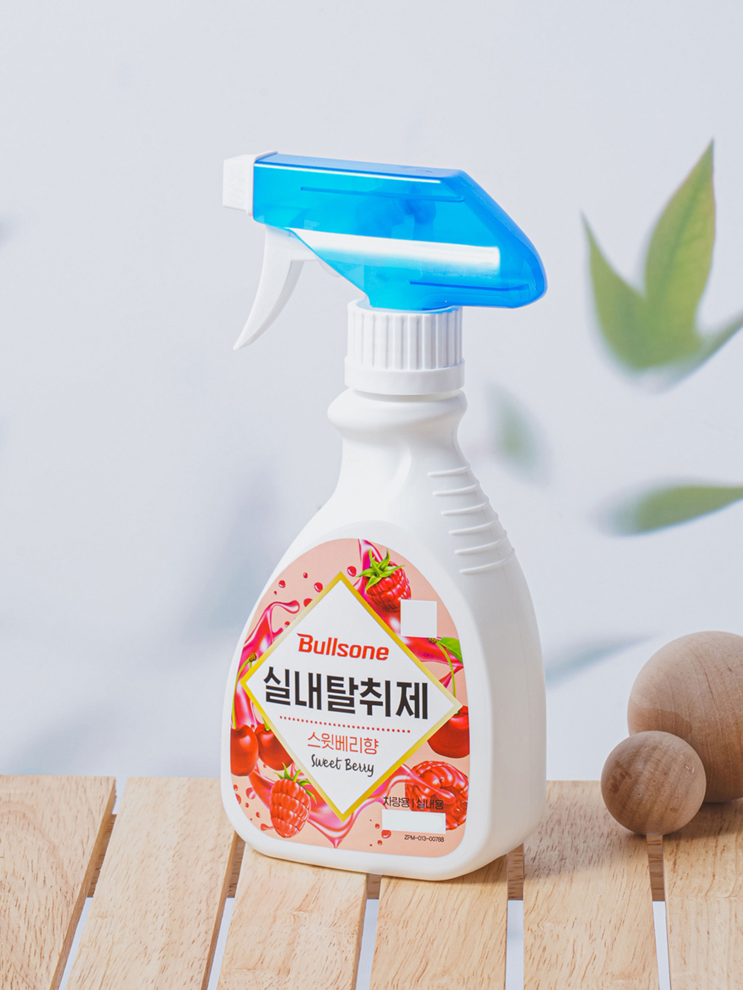 Bullsone car interior deodorizer 250 ml sweet berry scent