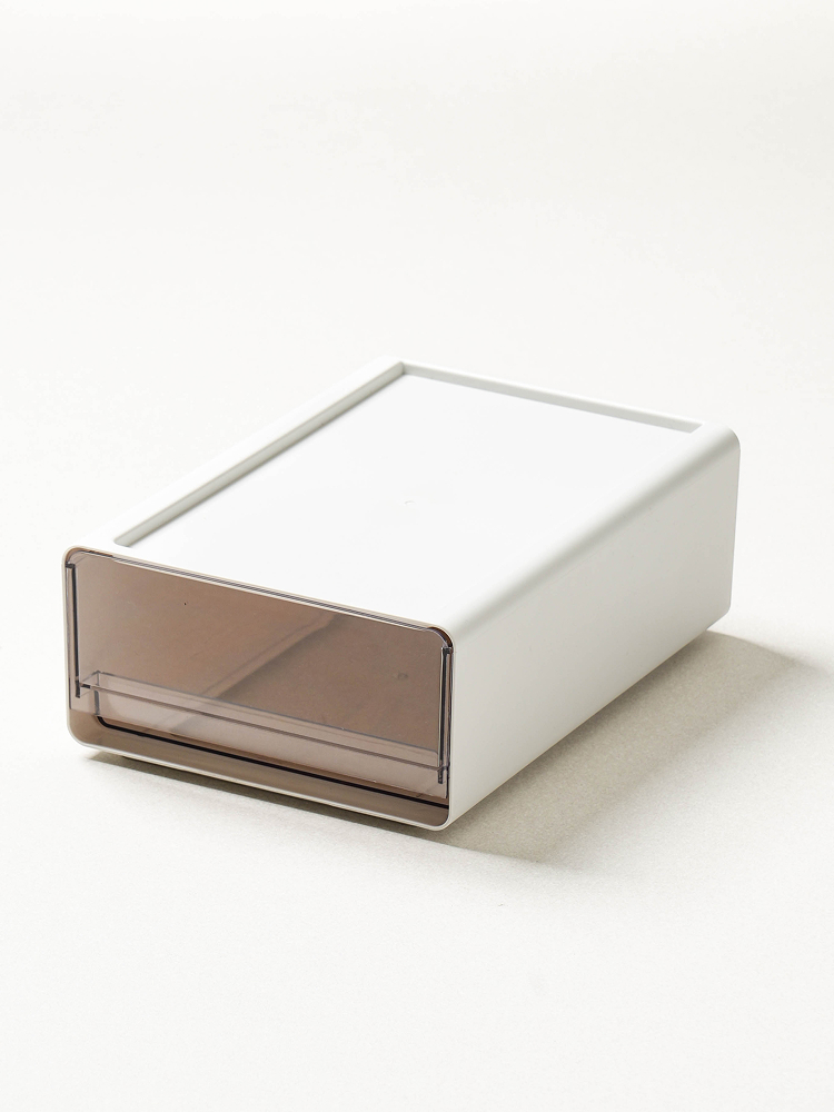 Medium-sized tiered drawers