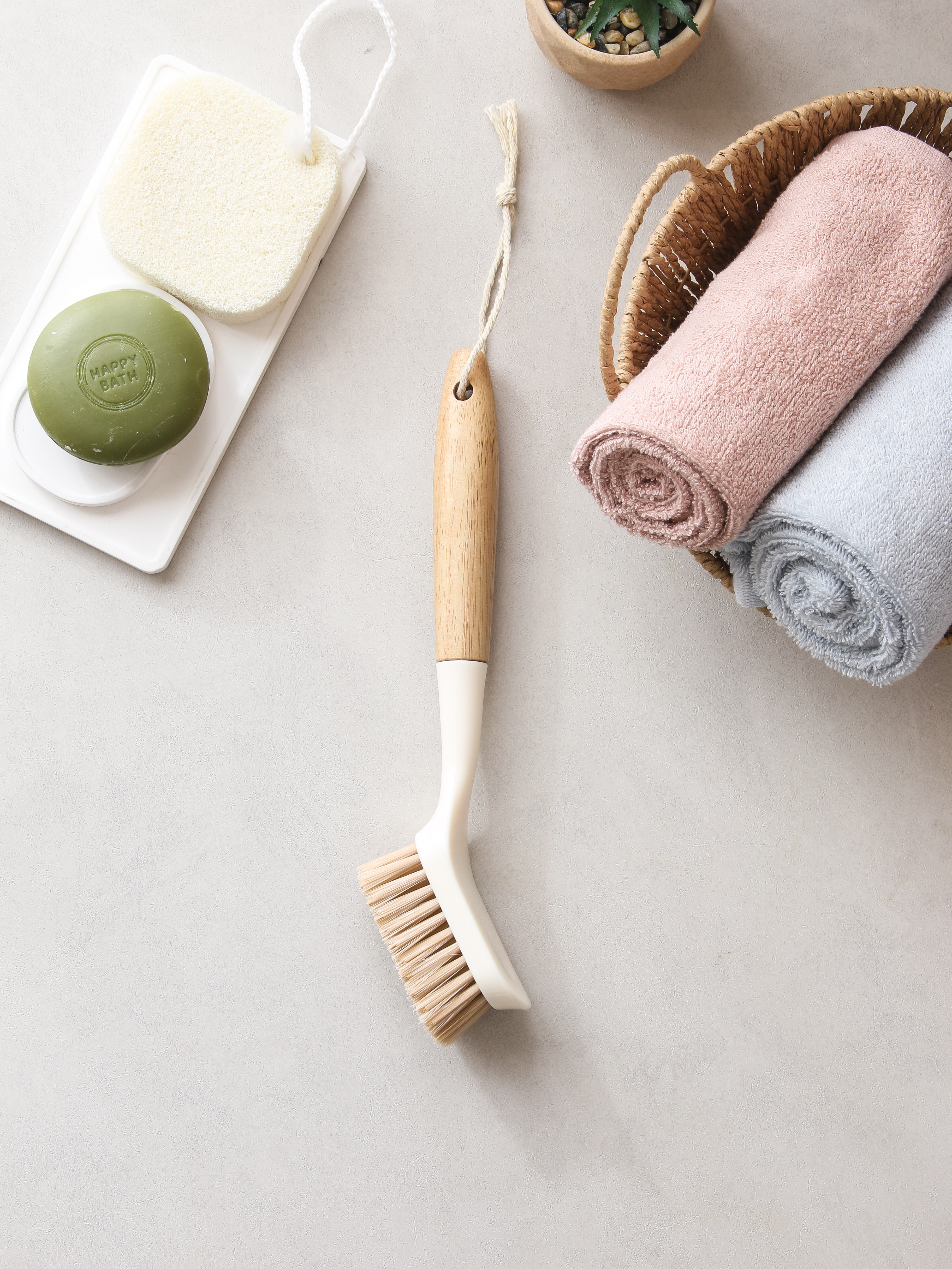 Rubber wood floor cleaning brush