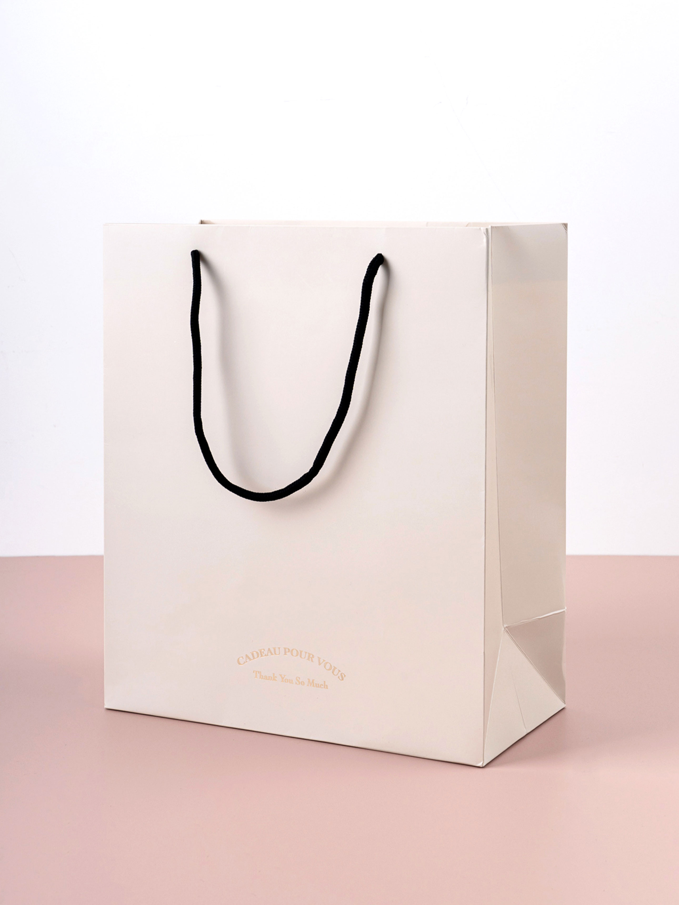 Luxury vertical shopping bag beige M