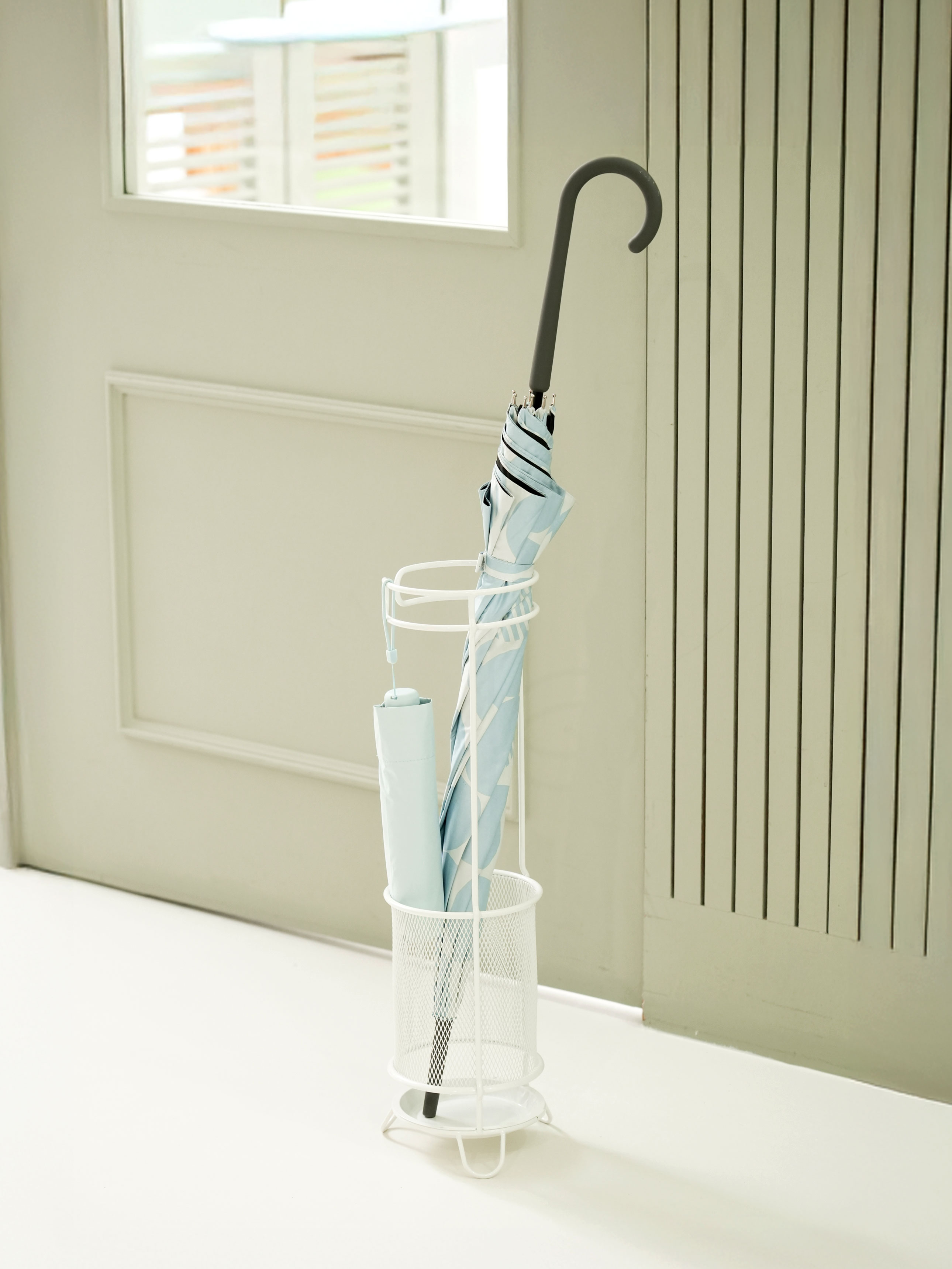 Steel rainwater umbrella stand