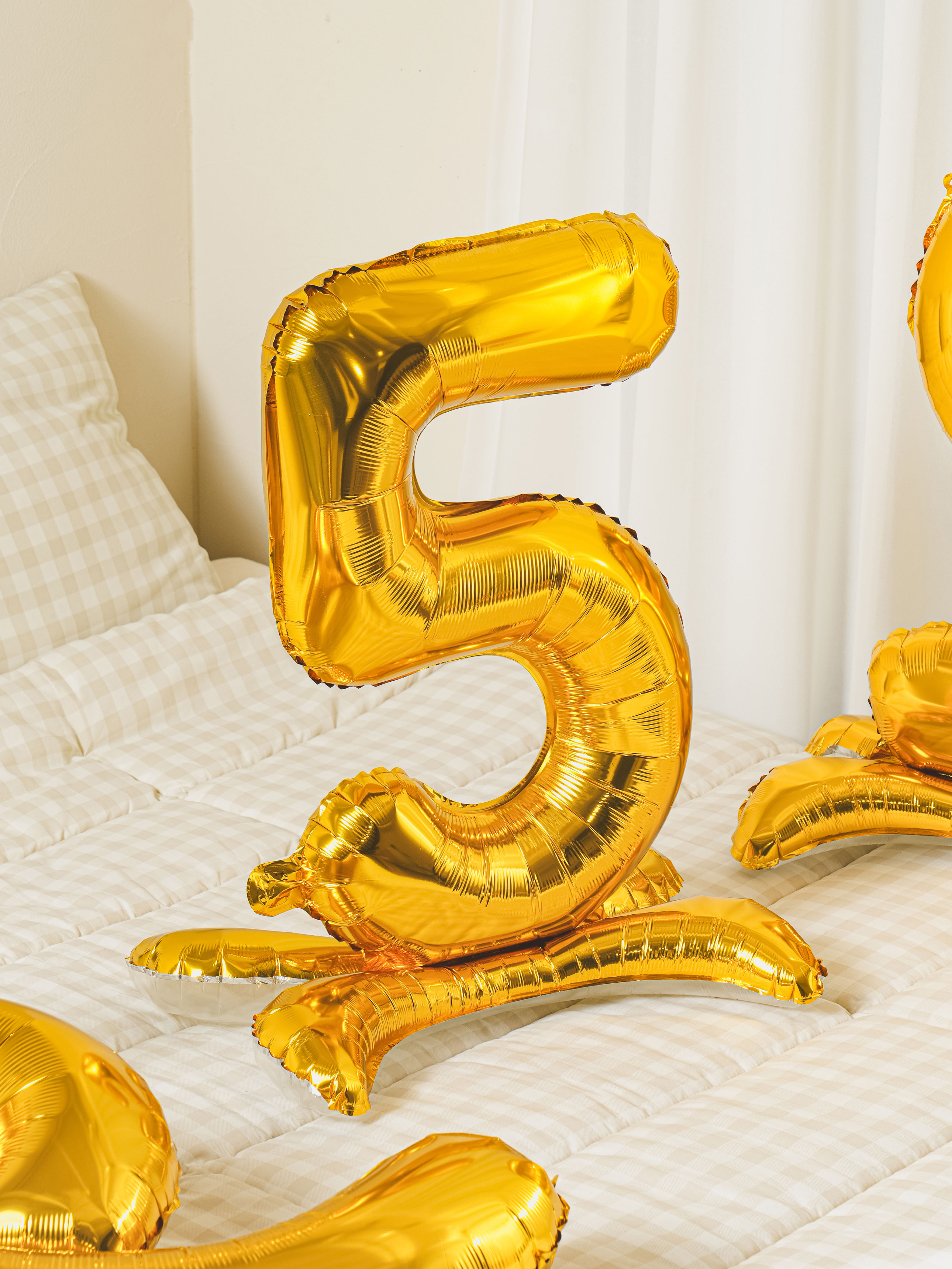 Gold Metallic Standing Number Balloon 5