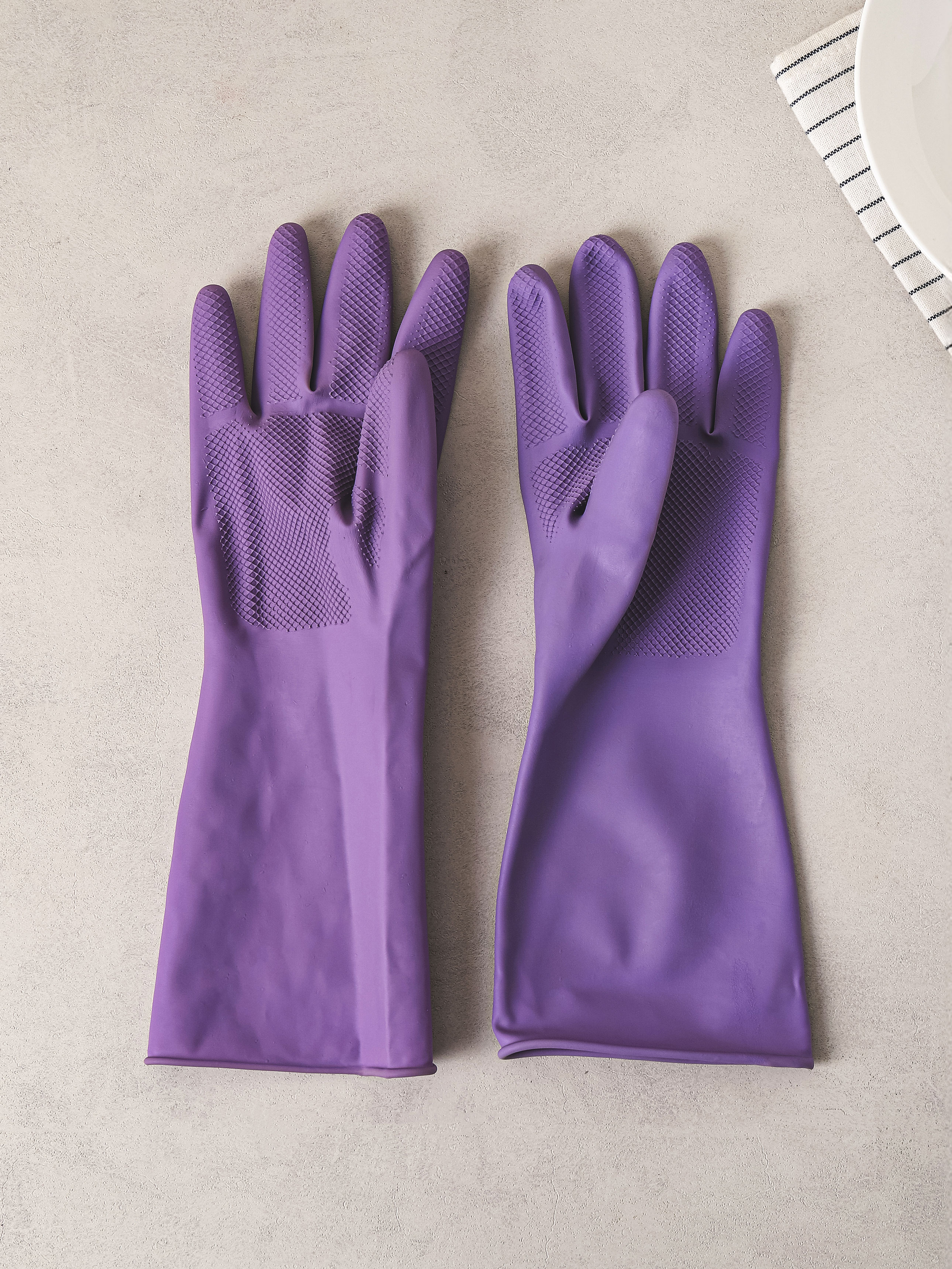 White Hand Beauty Rubber Gloves Large Purple