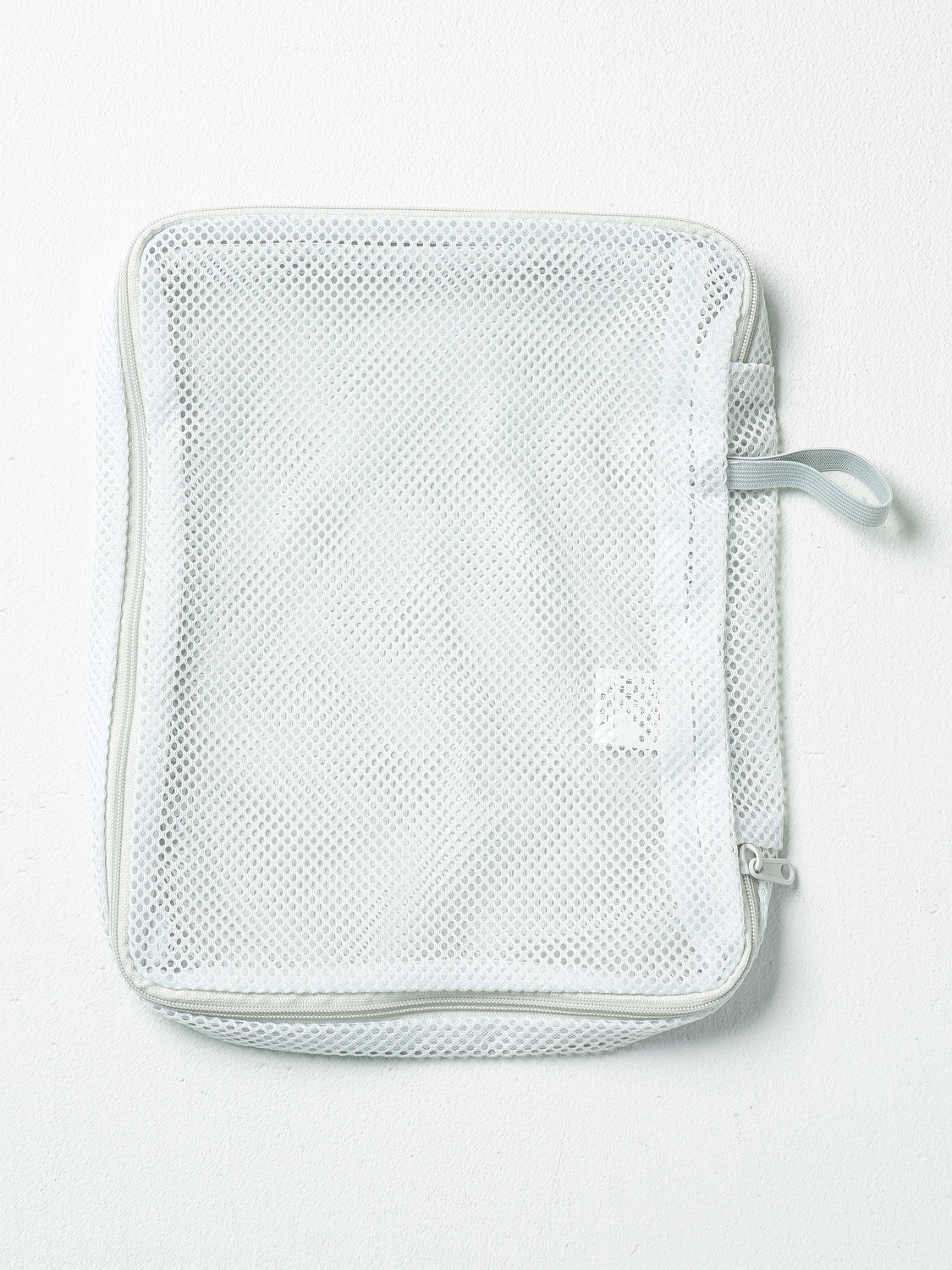 Washable mesh pouch for travel