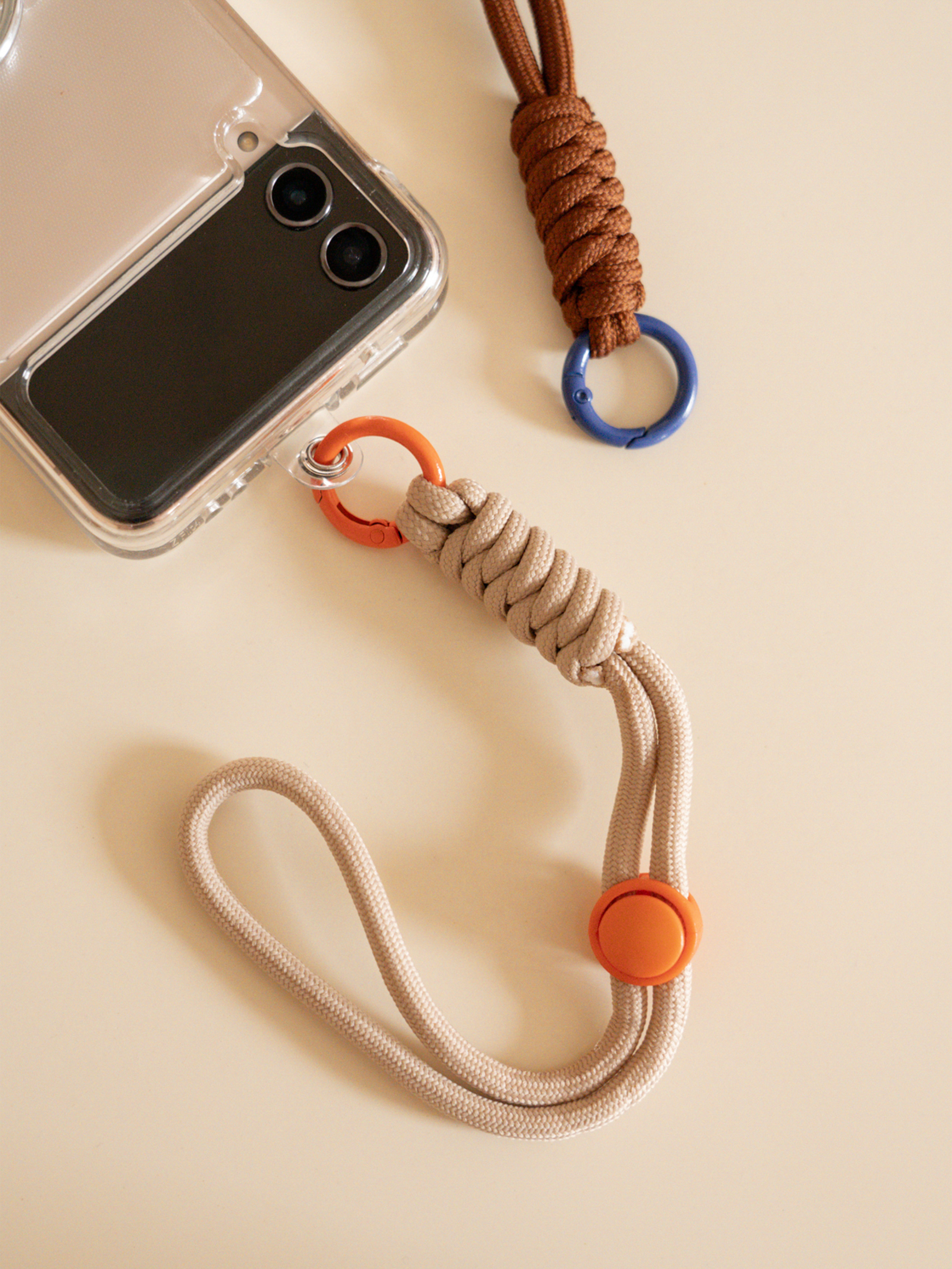Travel strap fastening safety strap beige