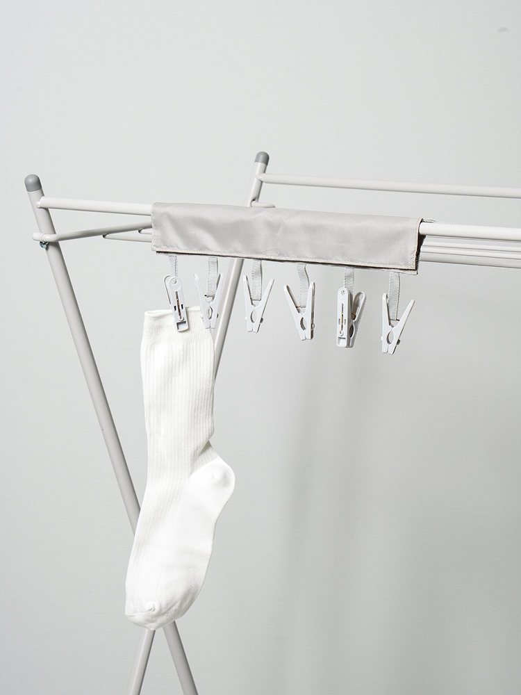 Easy travel clothespin