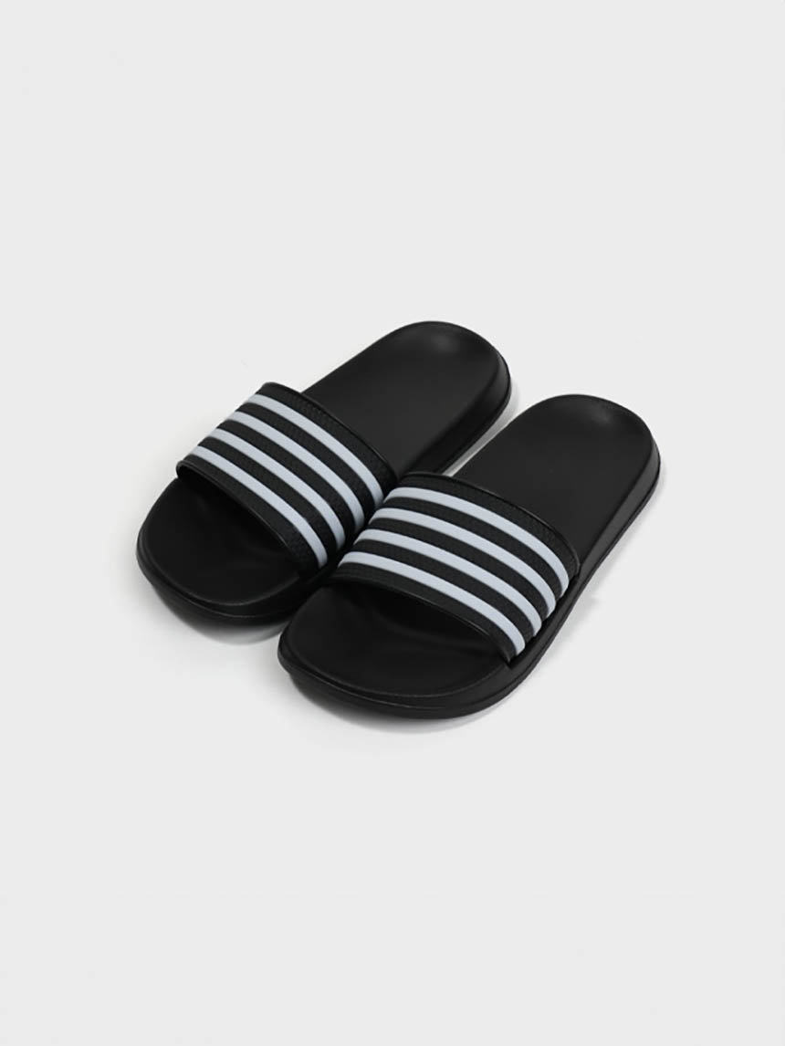 Simple diagonal slippers about 240 mm