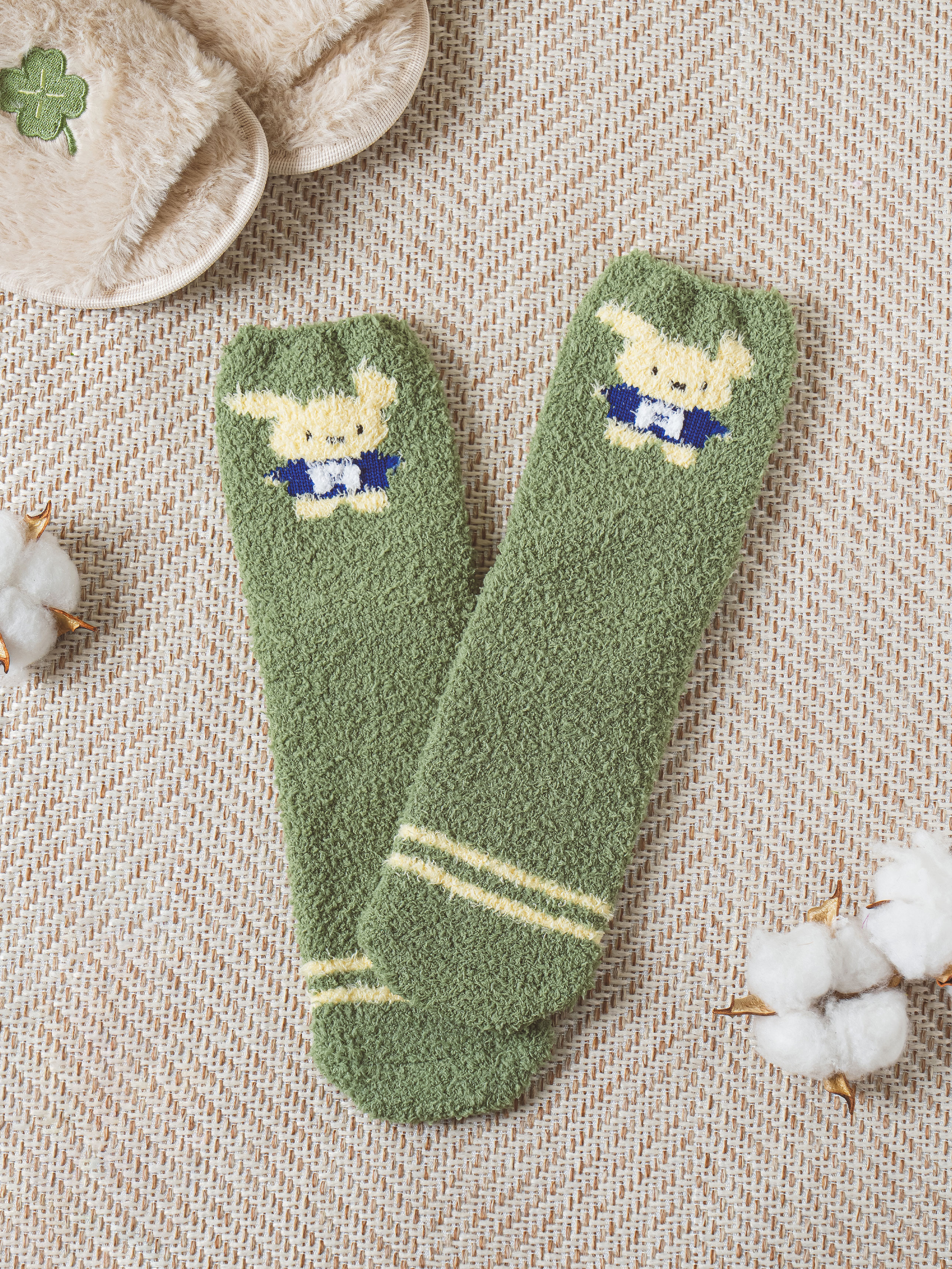 Women's Clothed Rabbit Sleep Socks Green