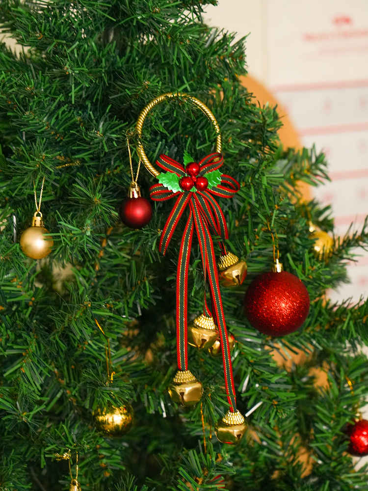 Christmas at Home Door Bell Round Hanger