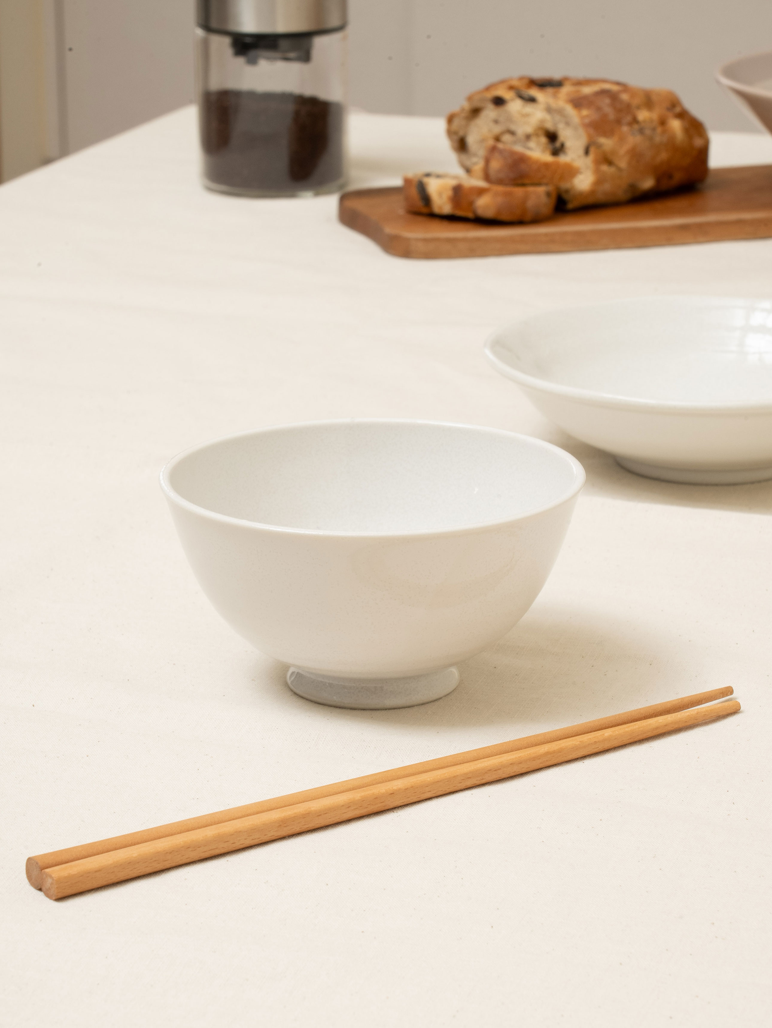 Japan-made lightweight tableware air