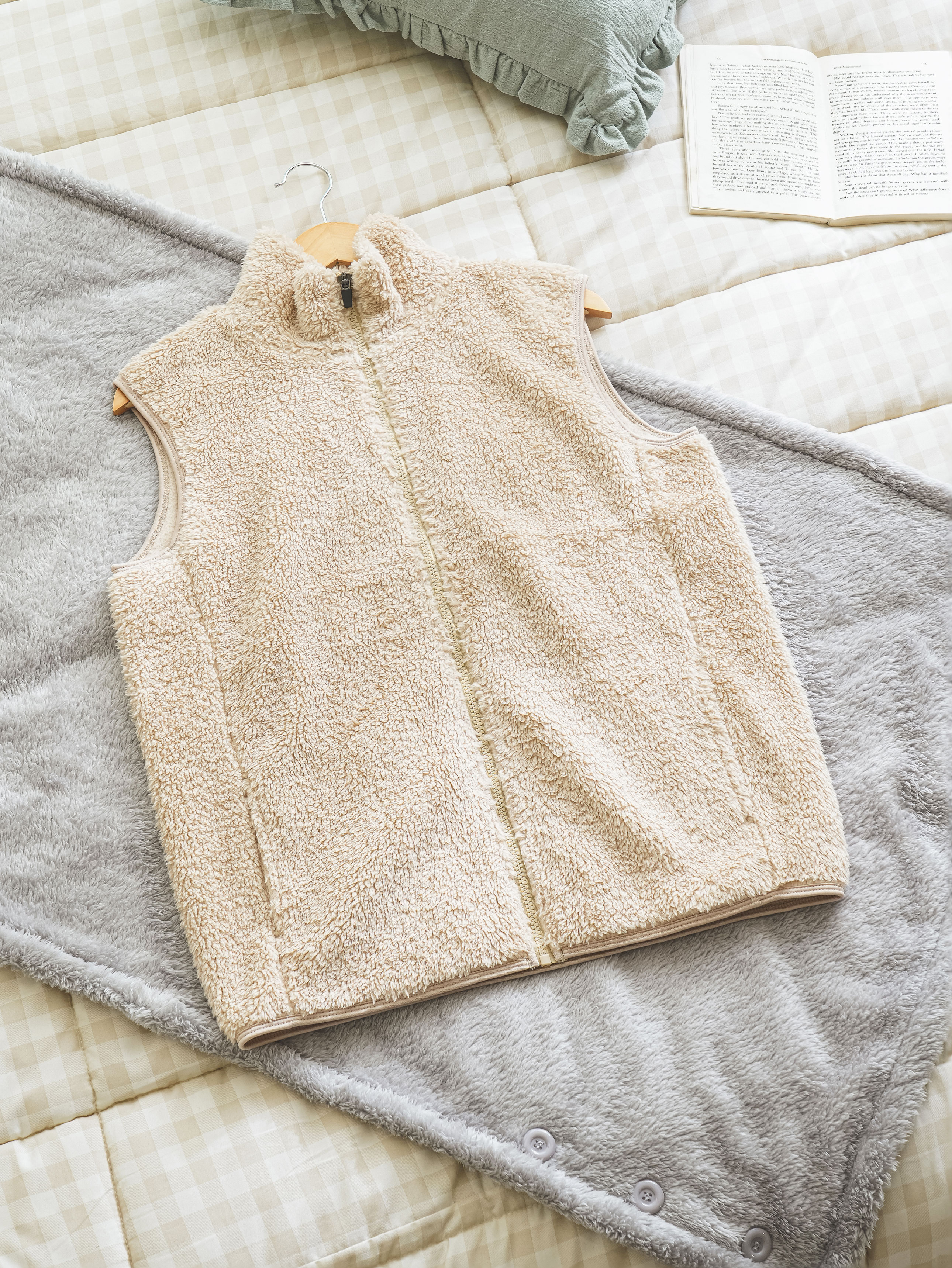 Fluffy Vest Fleece Zip-up L Beige