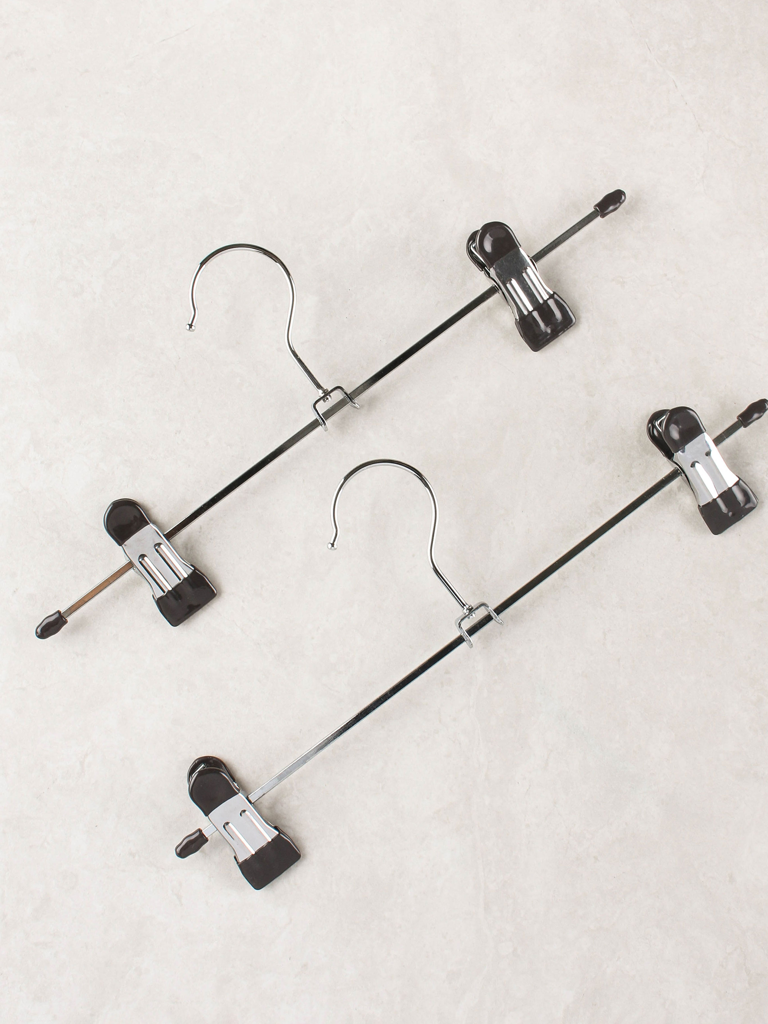 2 non-slip coated trouser hangers