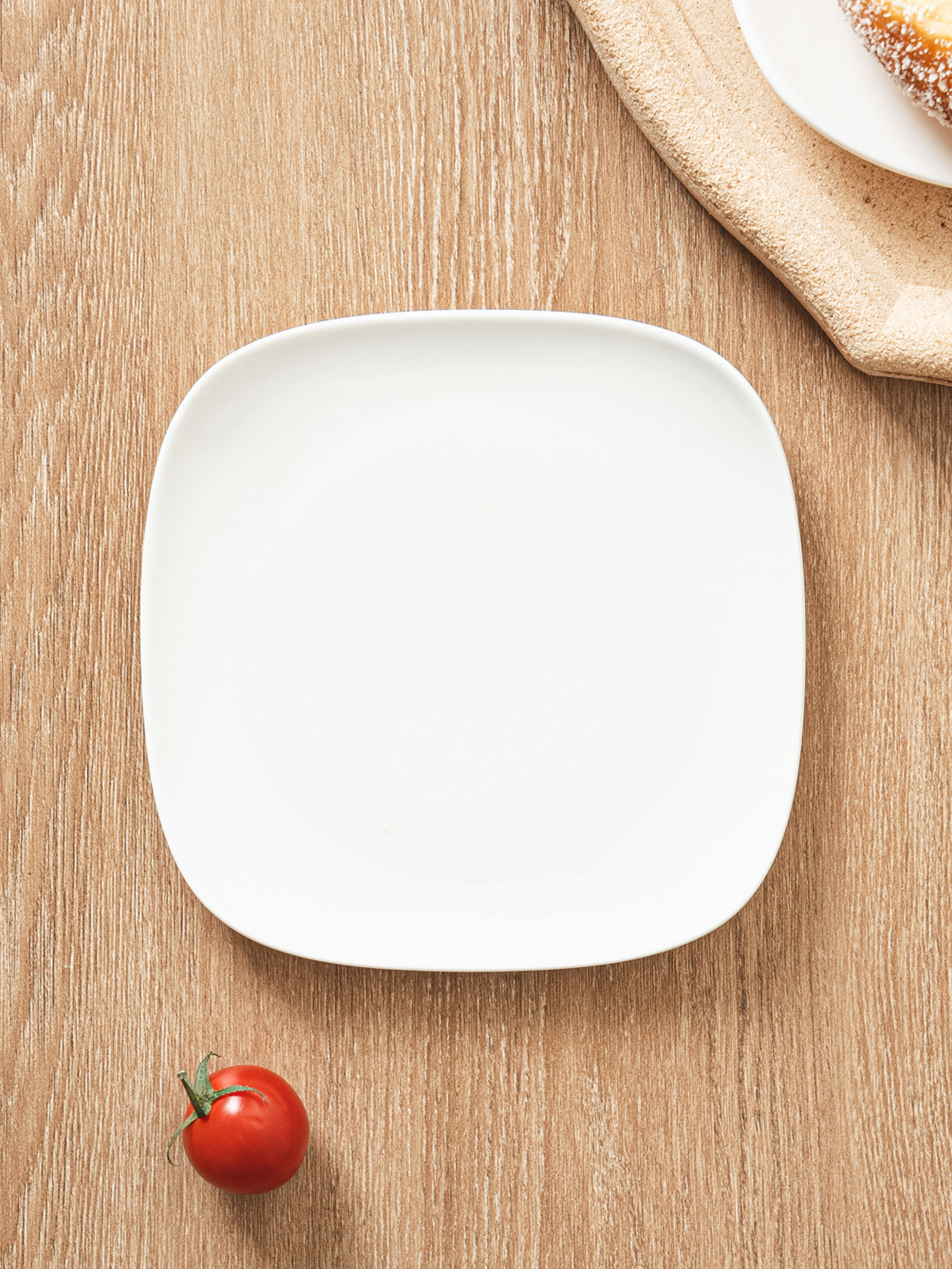 Newborn round square plate 13.5 cm