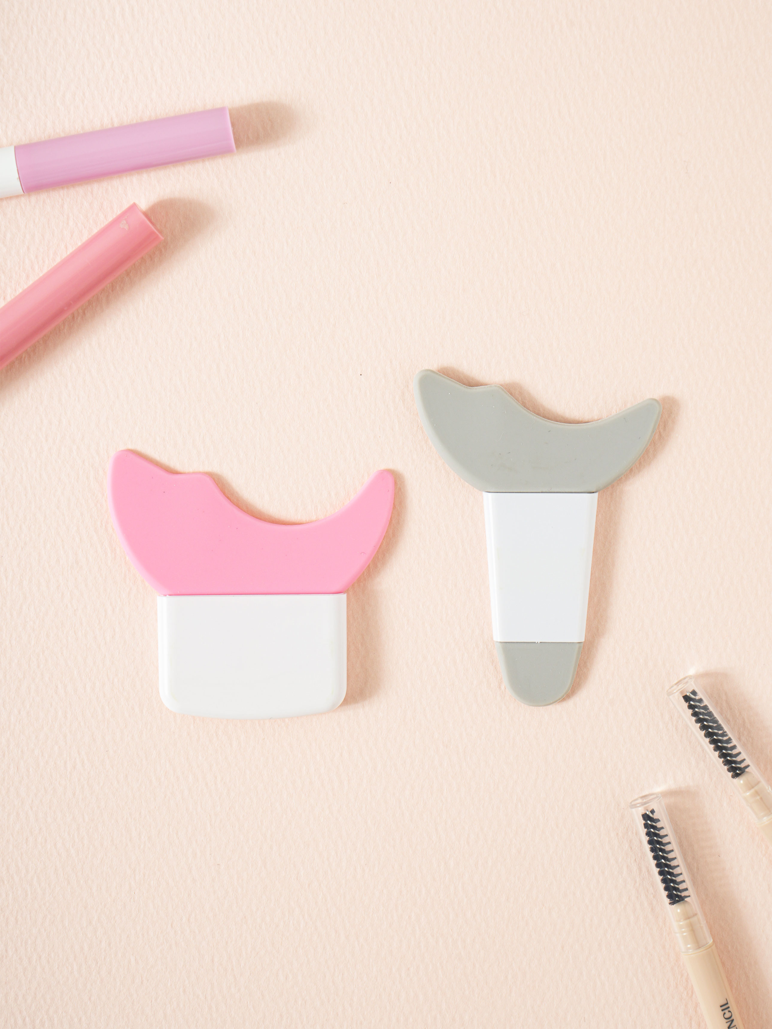 2 eye makeup helpers