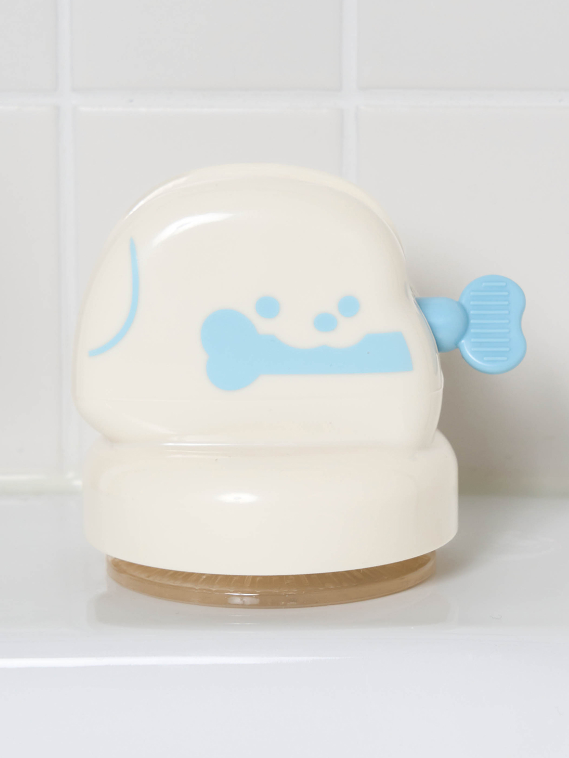 Strongly absorbing toothpaste squeezer