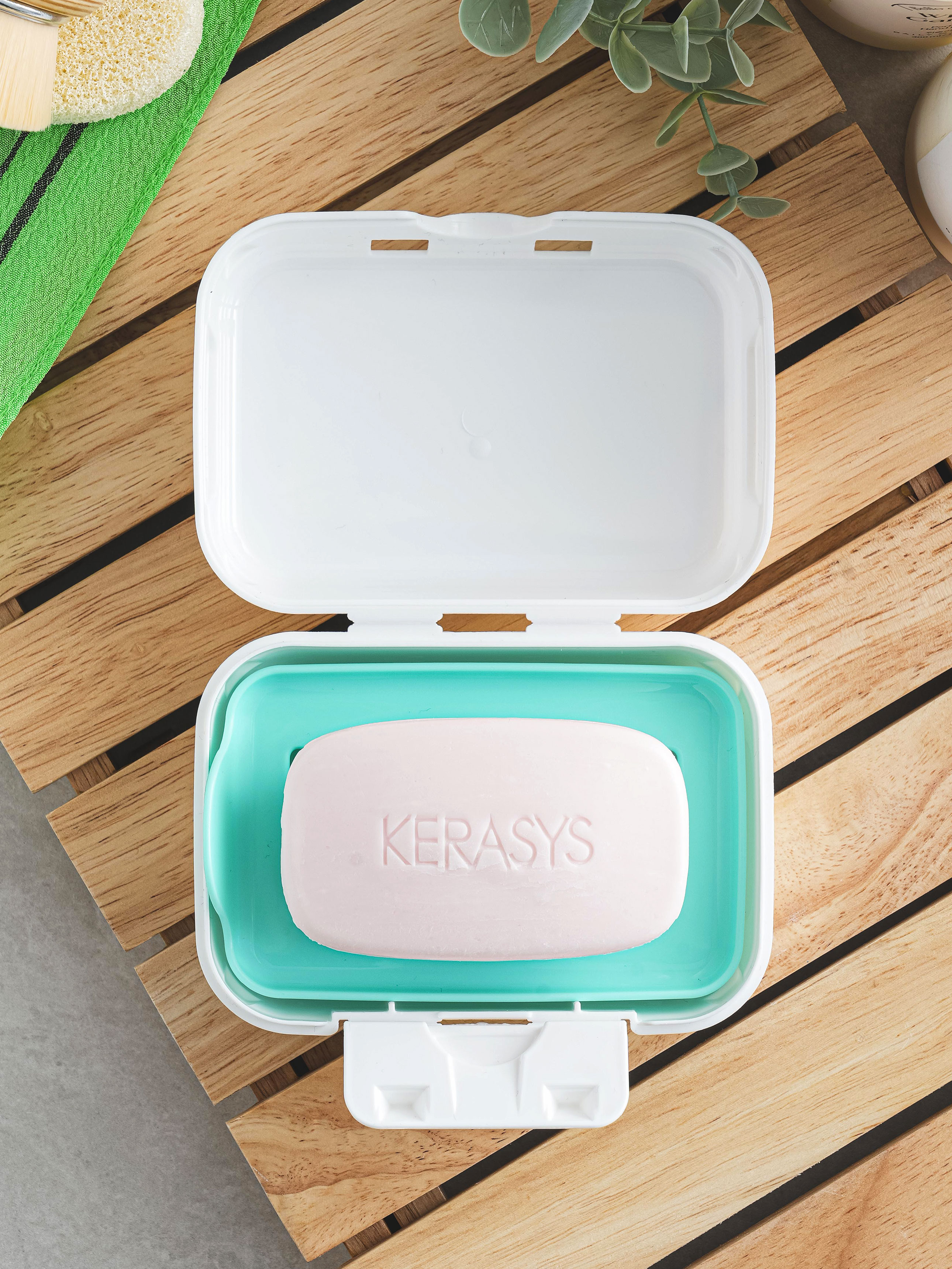 Soap case with base made in Japan