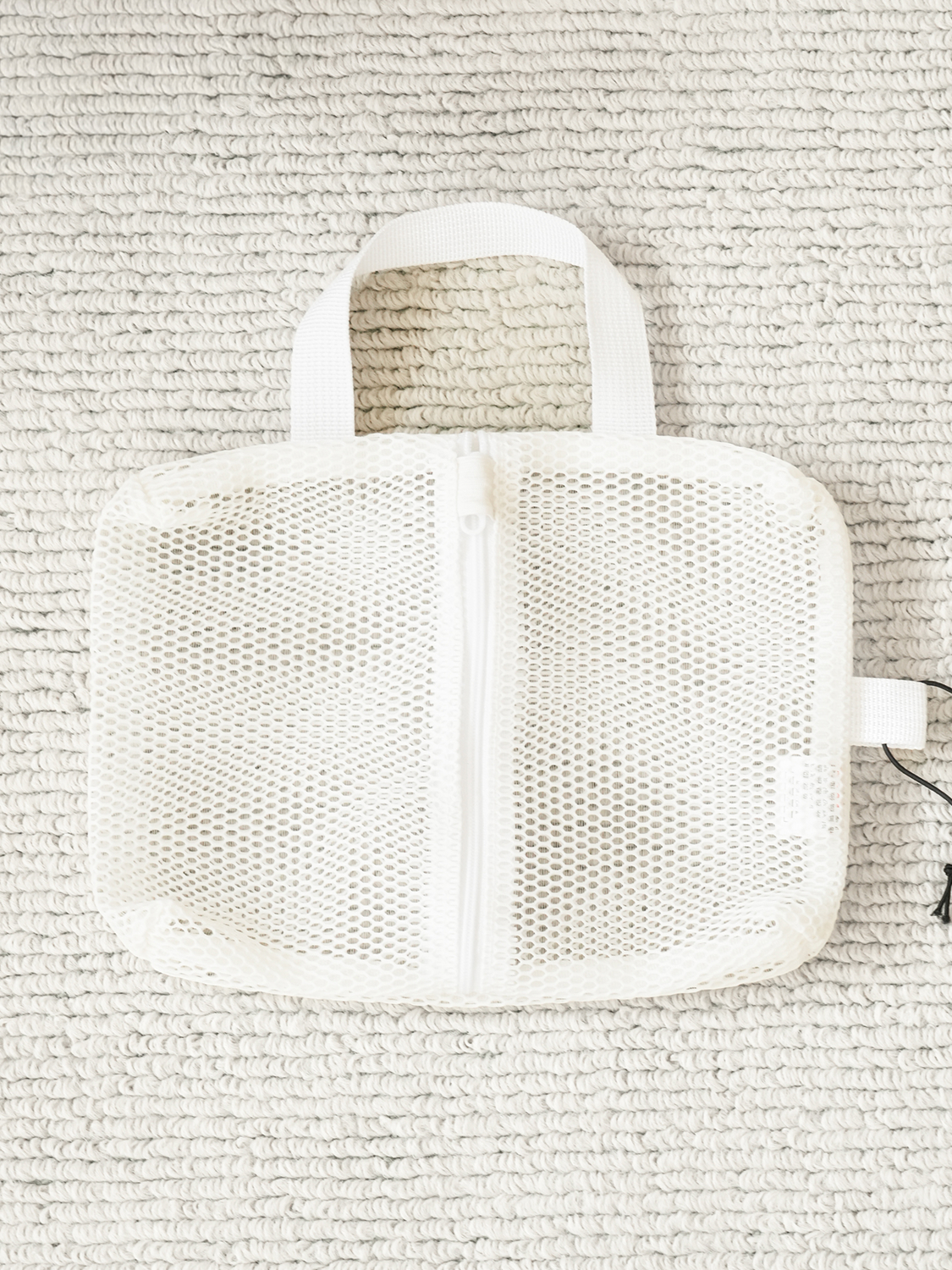 Travel strap mesh pouch (S)
