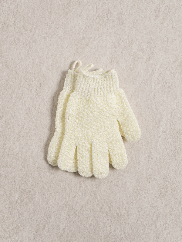 2 thick finger bath gloves