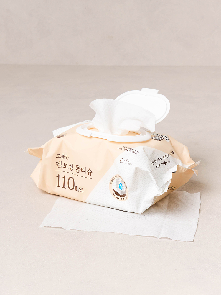 110 sheets of embossed wet wipes
