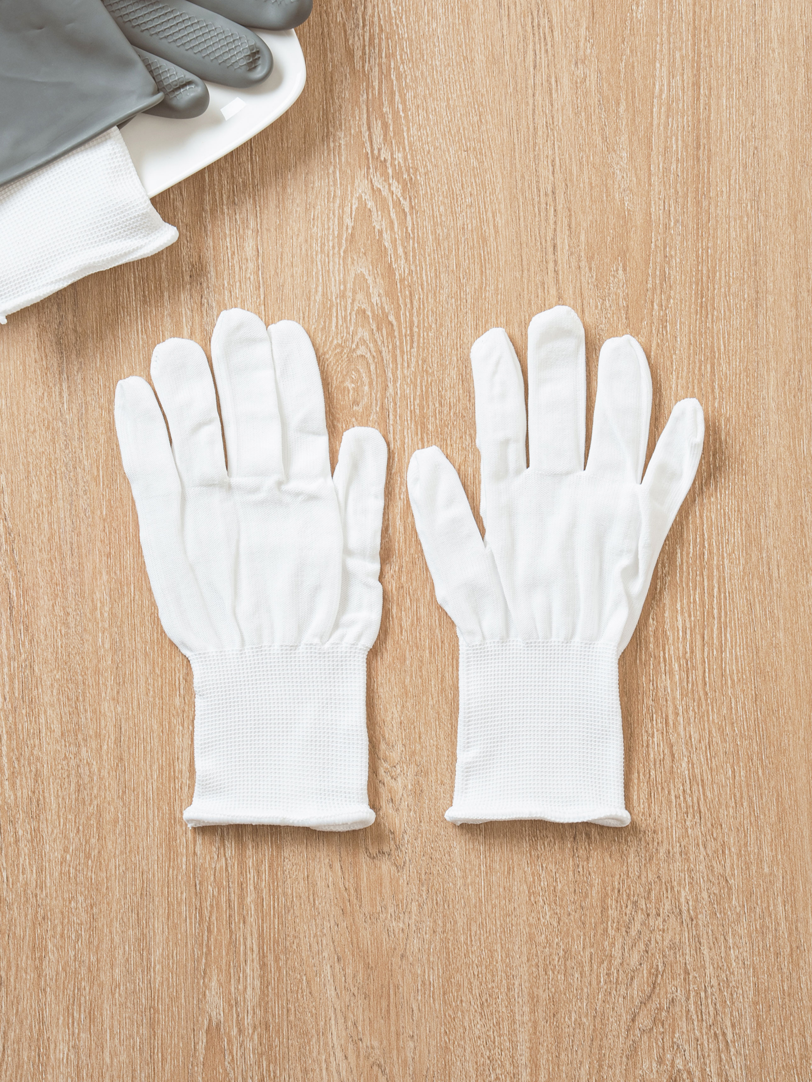 2 pairs of inner gloves
