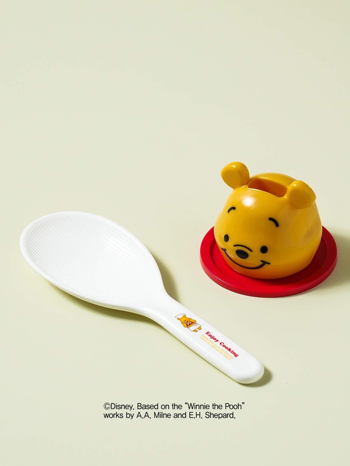 Disney Winnie the Pooh Standing Rice Scoop & Stand Set