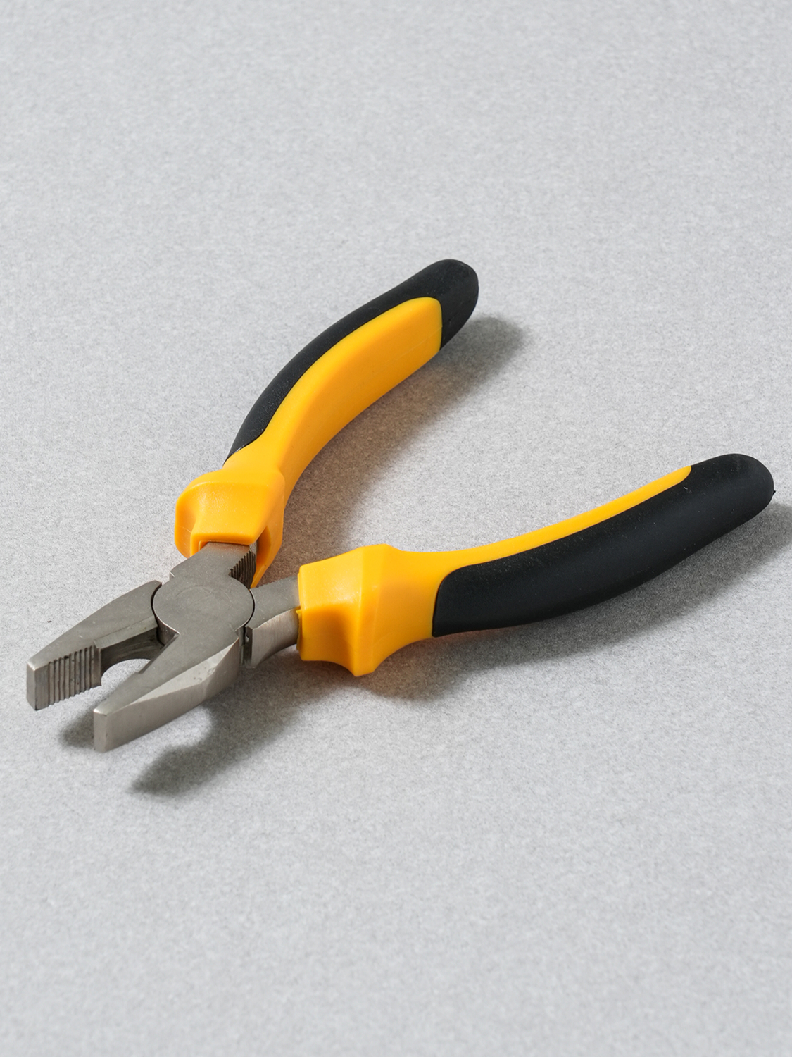 Nickel-plated pliers 16.5 cm