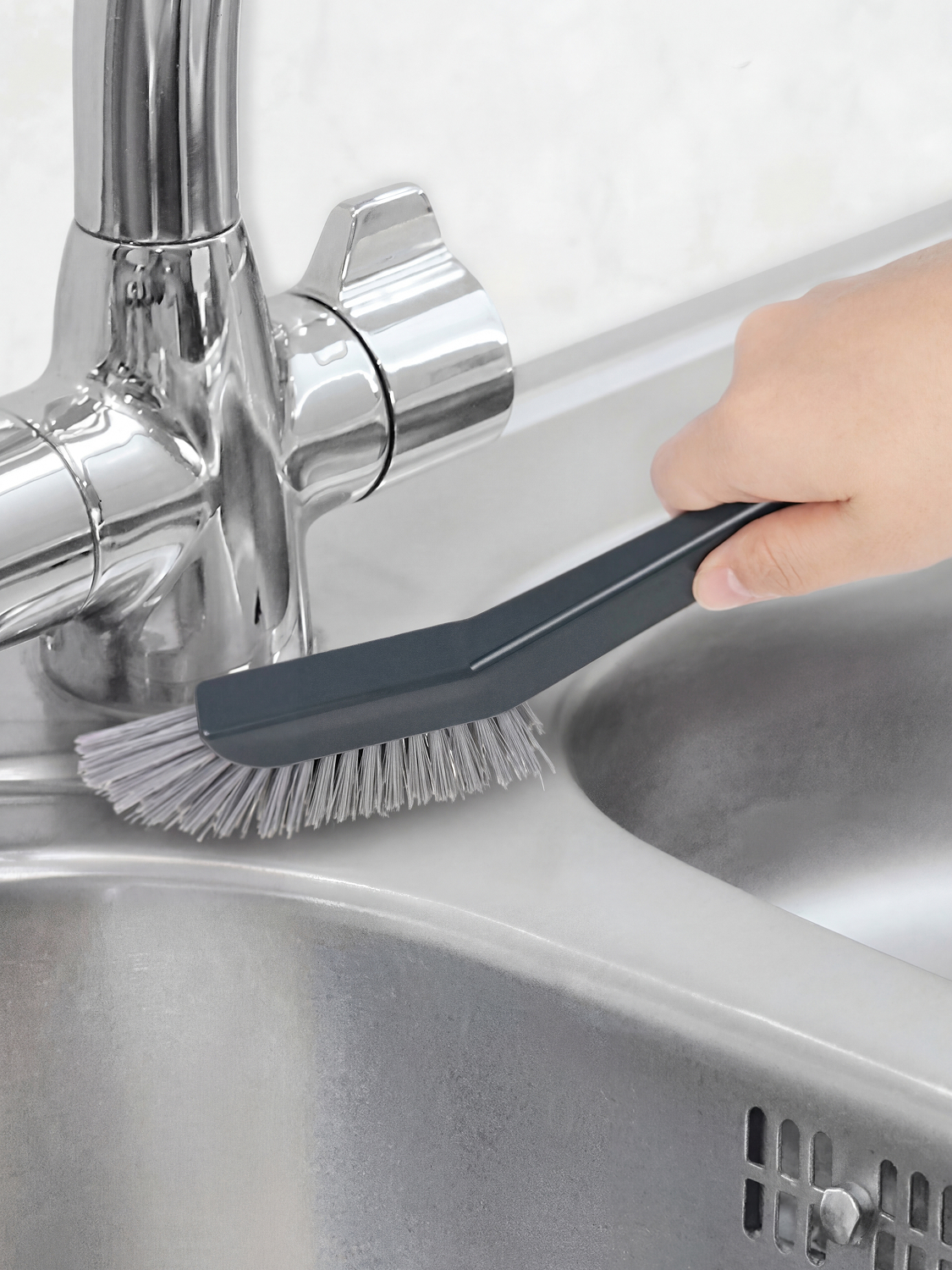 Among the multi-purpose slim cleaning brushes