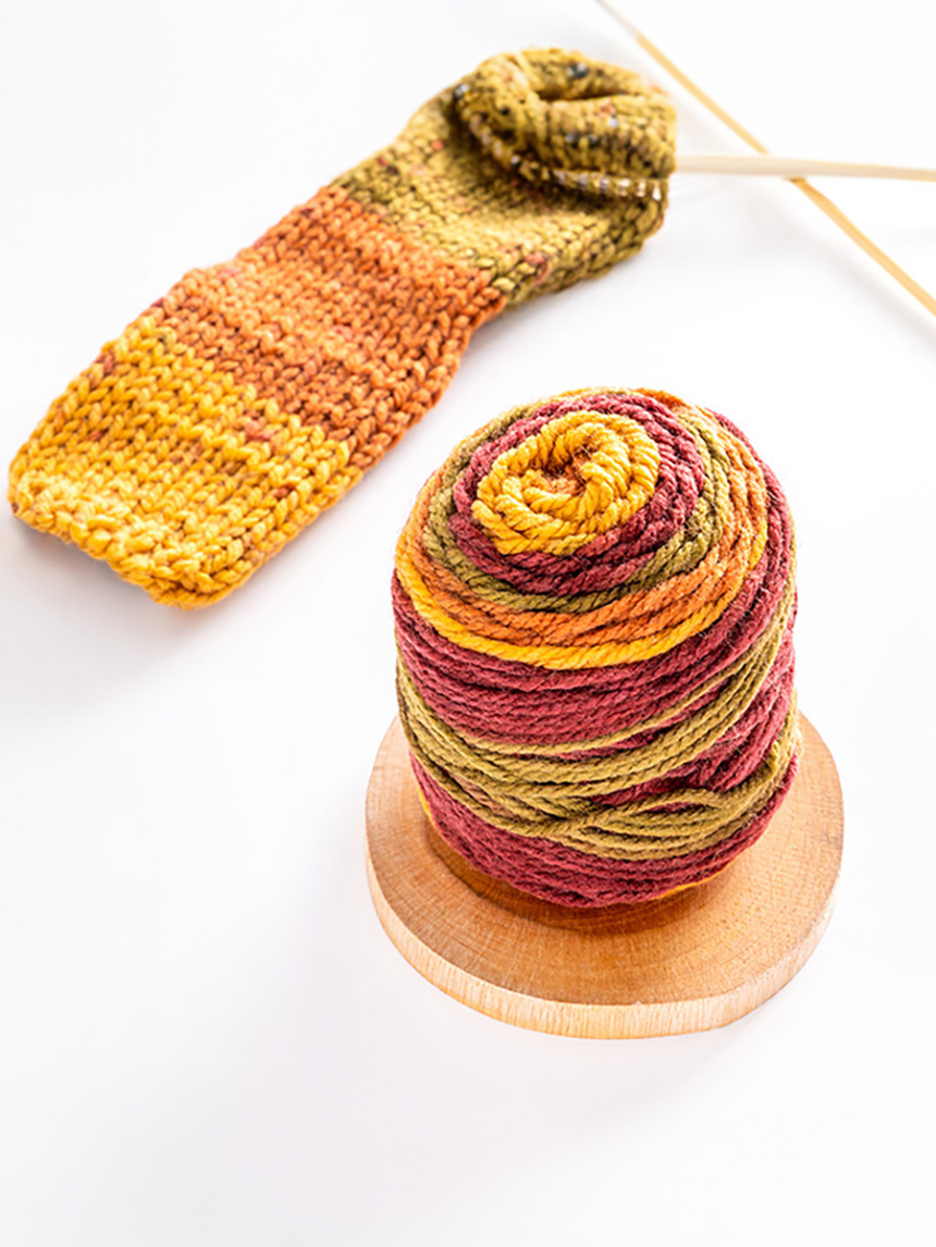 Soft 4-color rainbow knitting yarn 40 g mustard brown