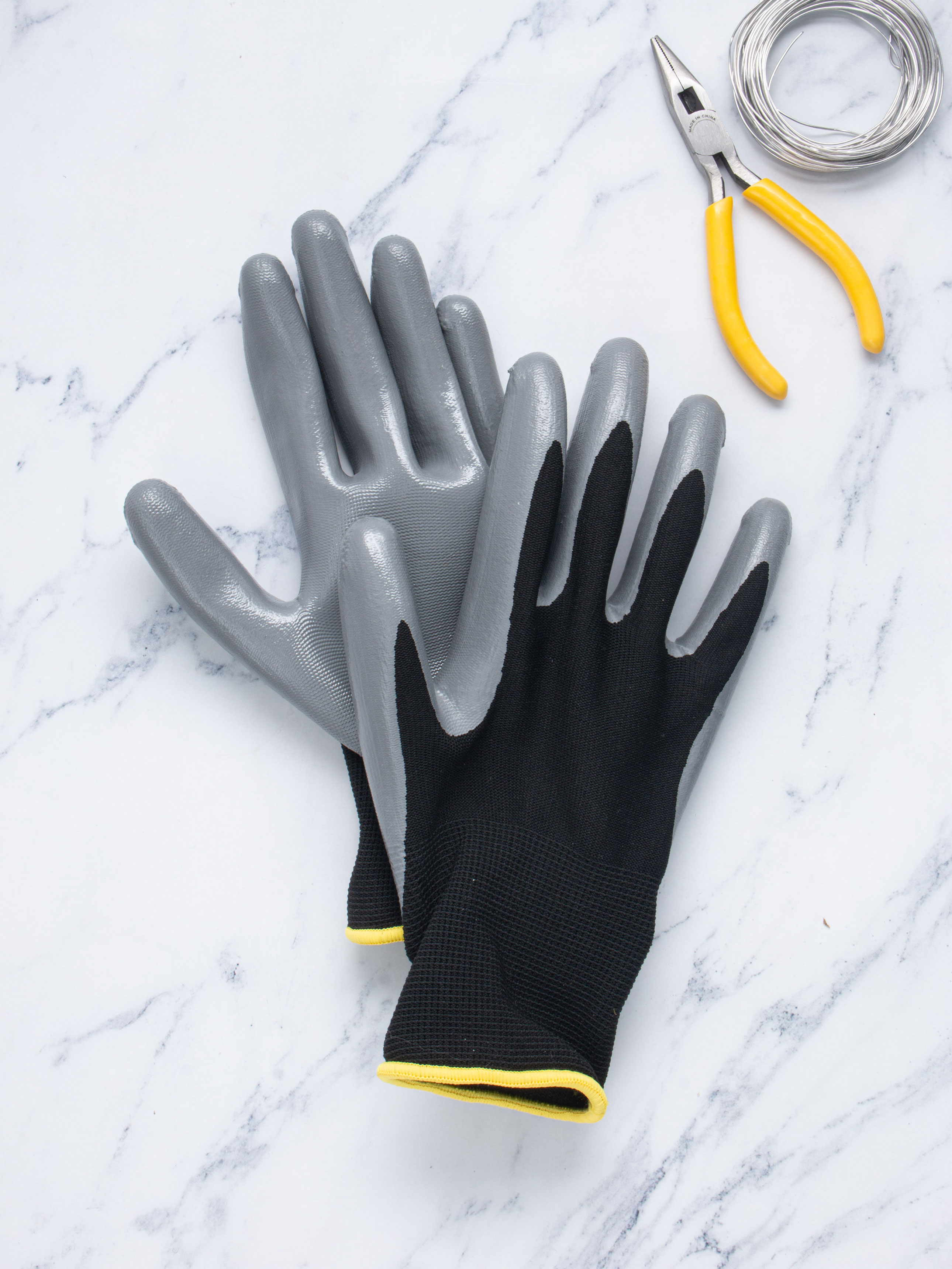 Glossy NBR coated gloves L