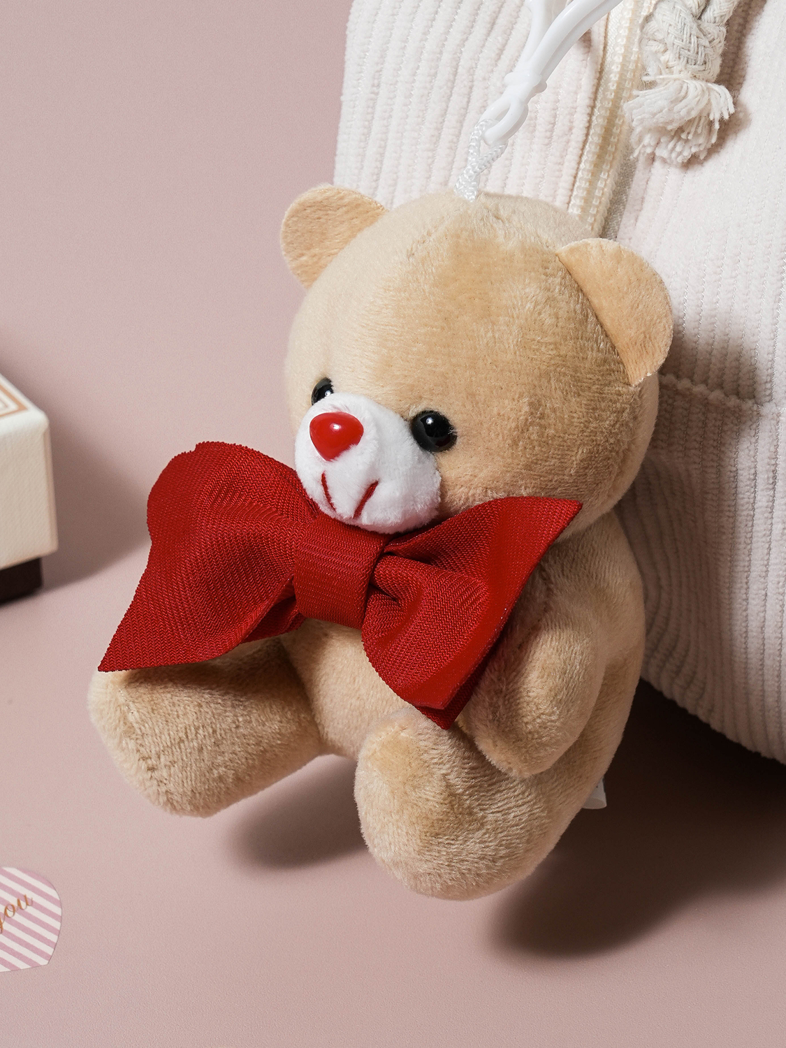 Ribbon point teddy bear hanging doll brown