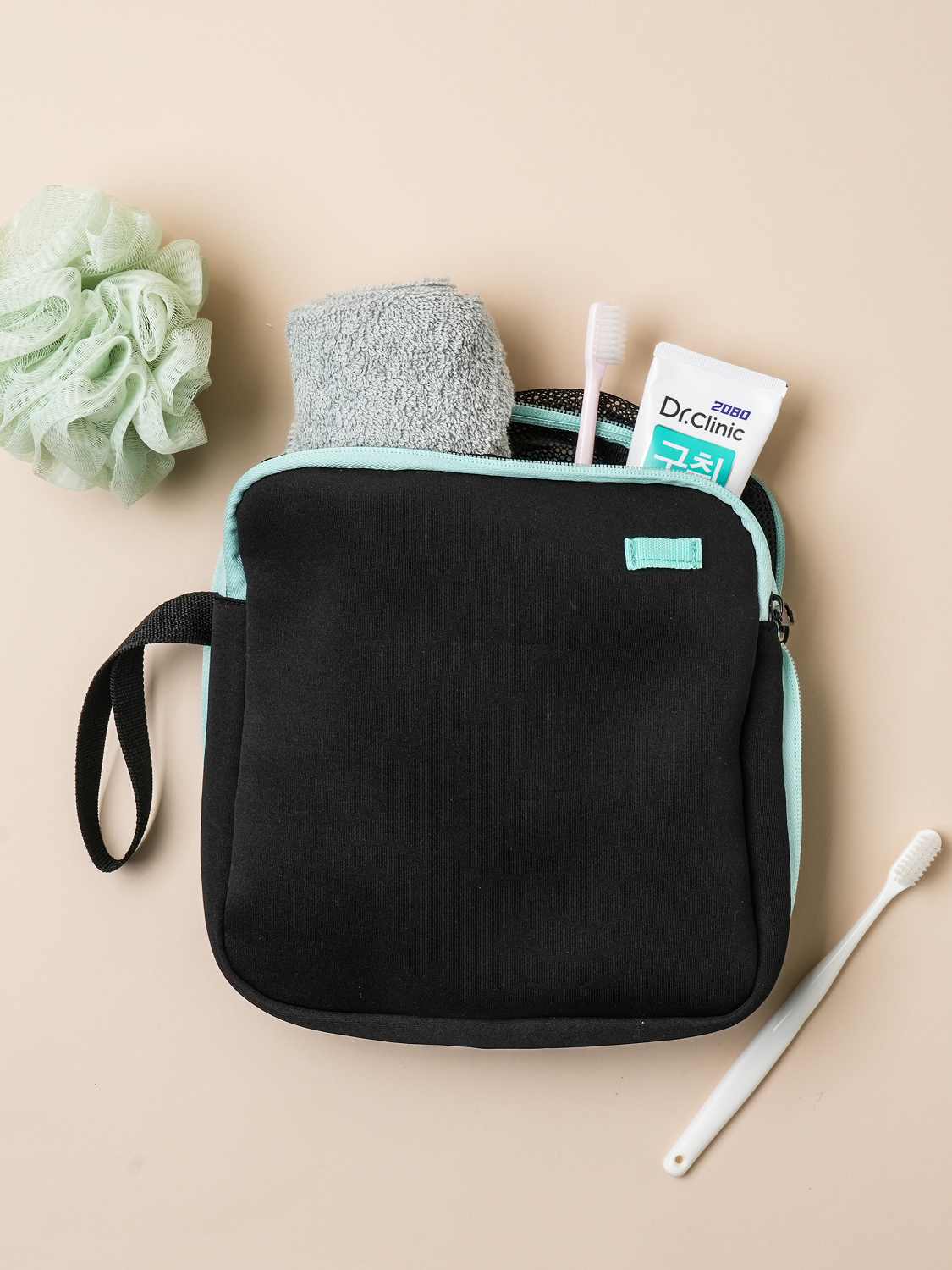 Expandable mesh pouch