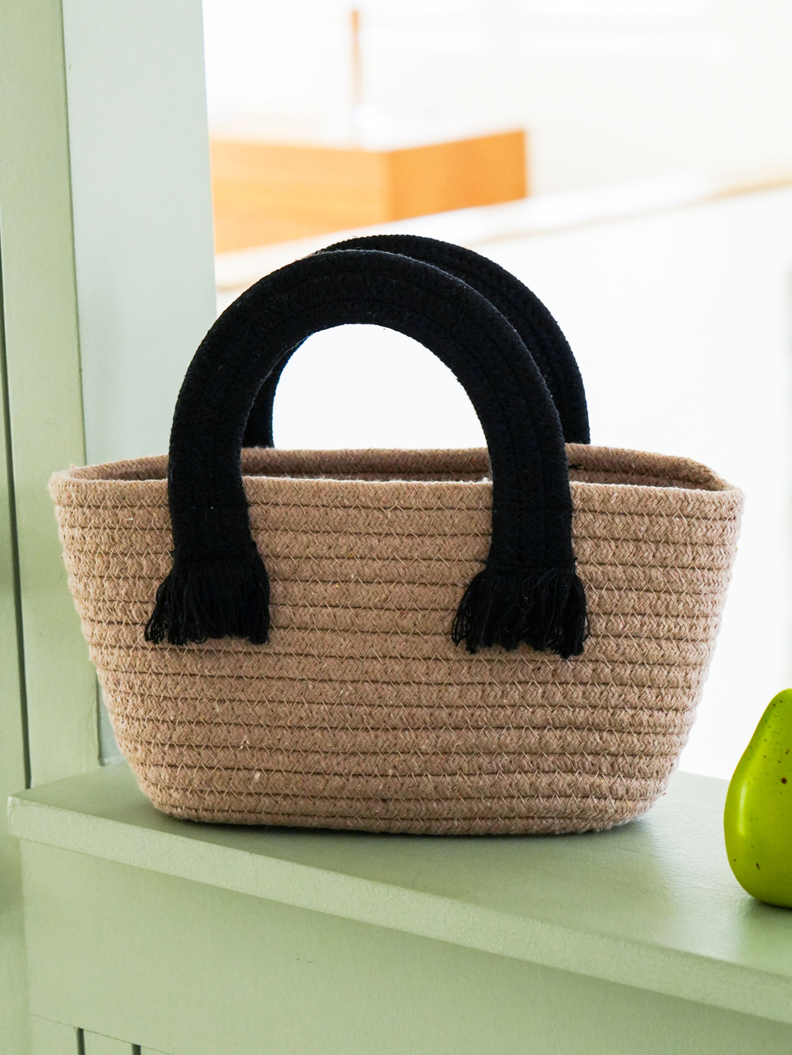 Woven handle bag black & brown