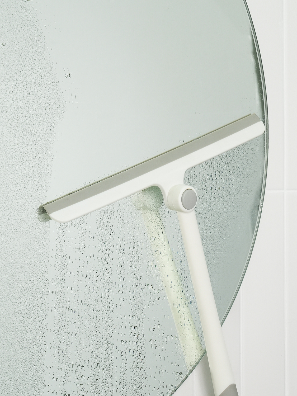 Head rotating windshield wiper