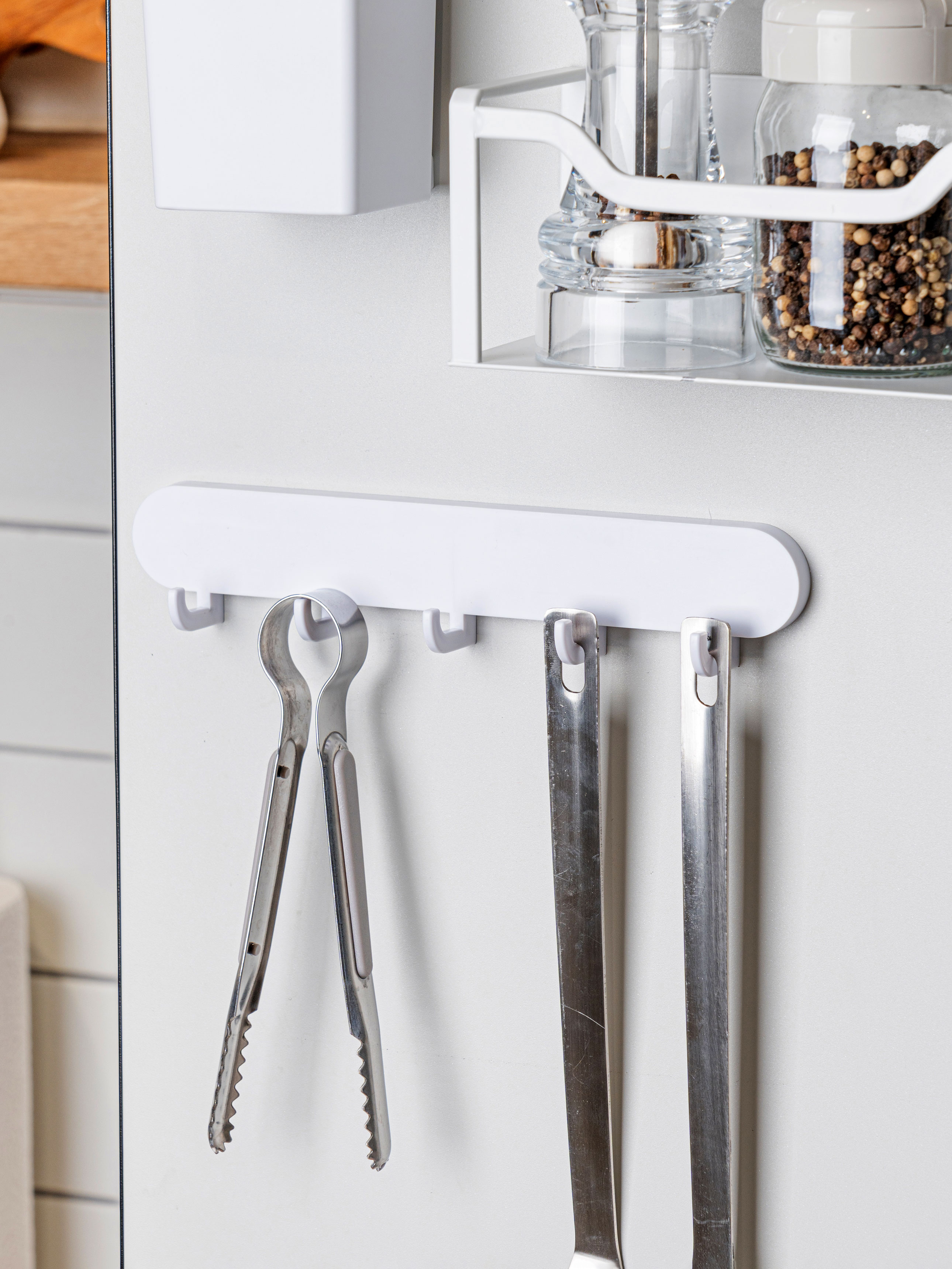 5 magnetic type hanging hooks