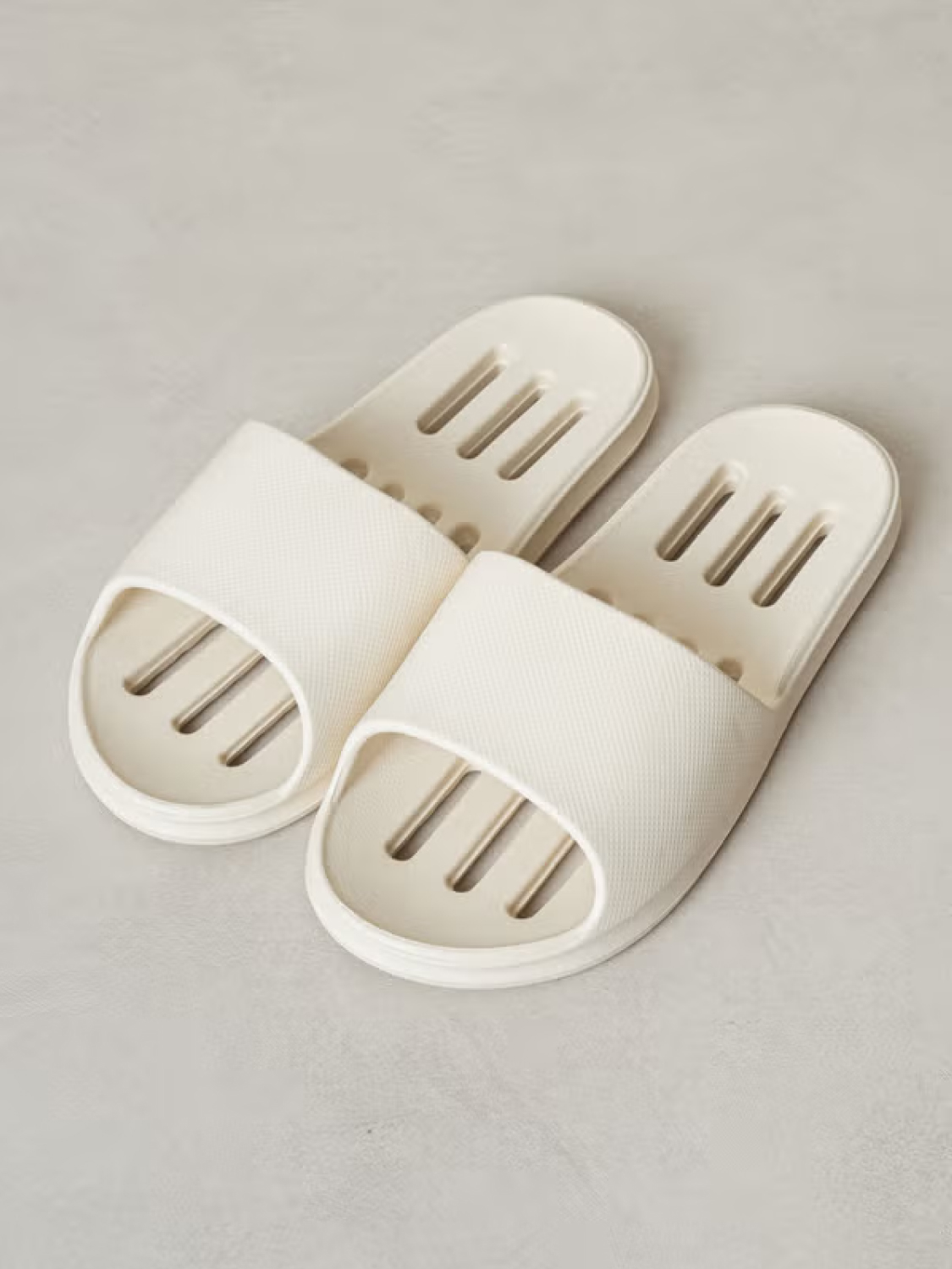 Vertical dripping bathroom shoes 270 mm ivory