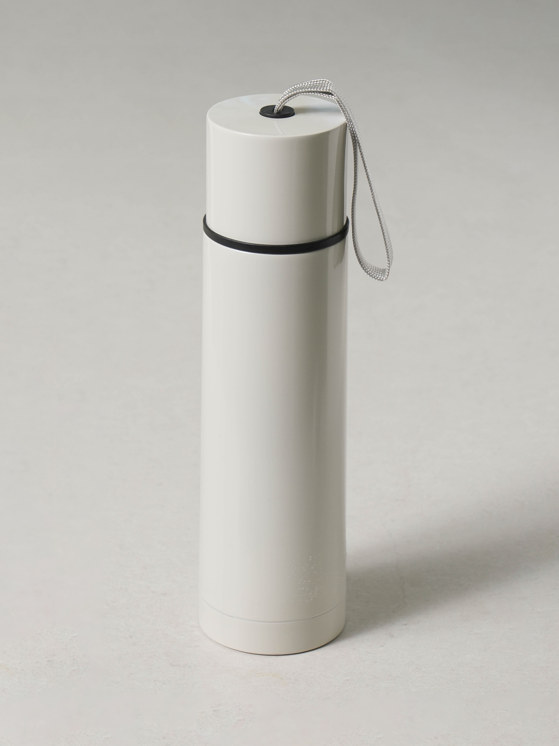 Thermos bottle with strap 470 ml white