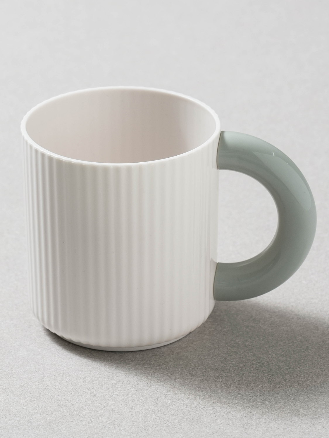 Handle Point Toothbrushing Cup