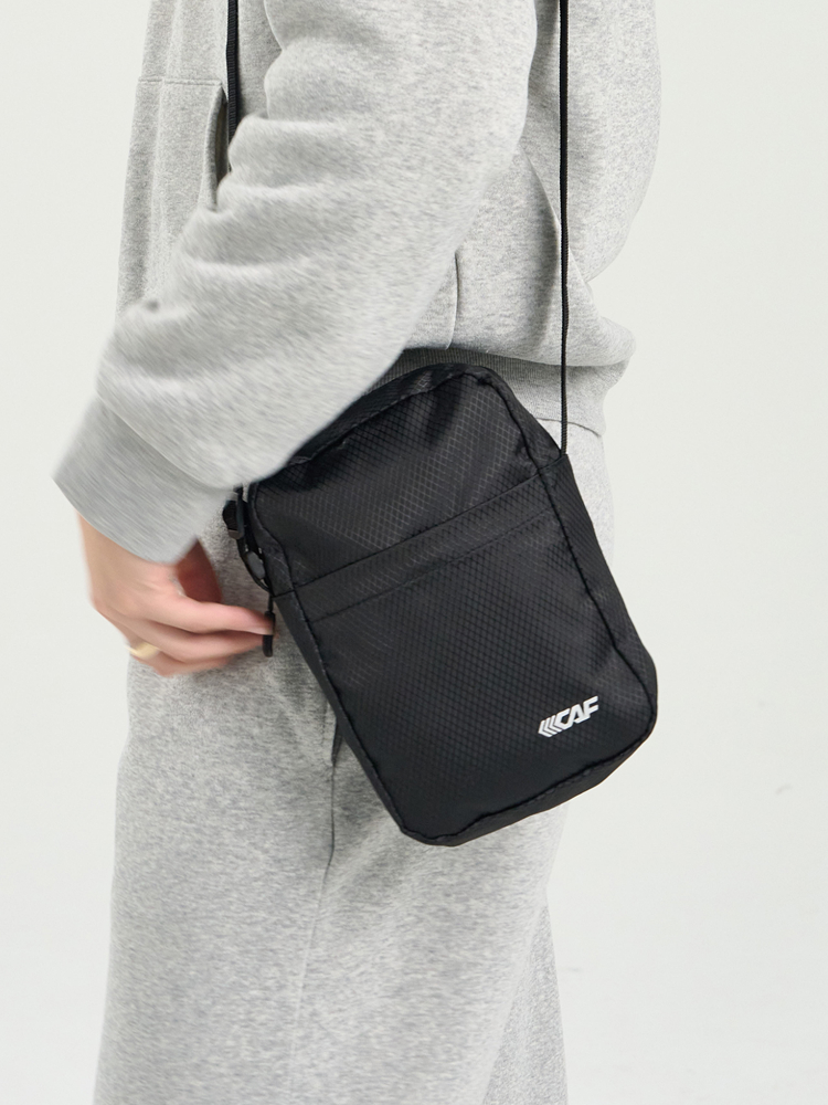 Lecap square cross bag black