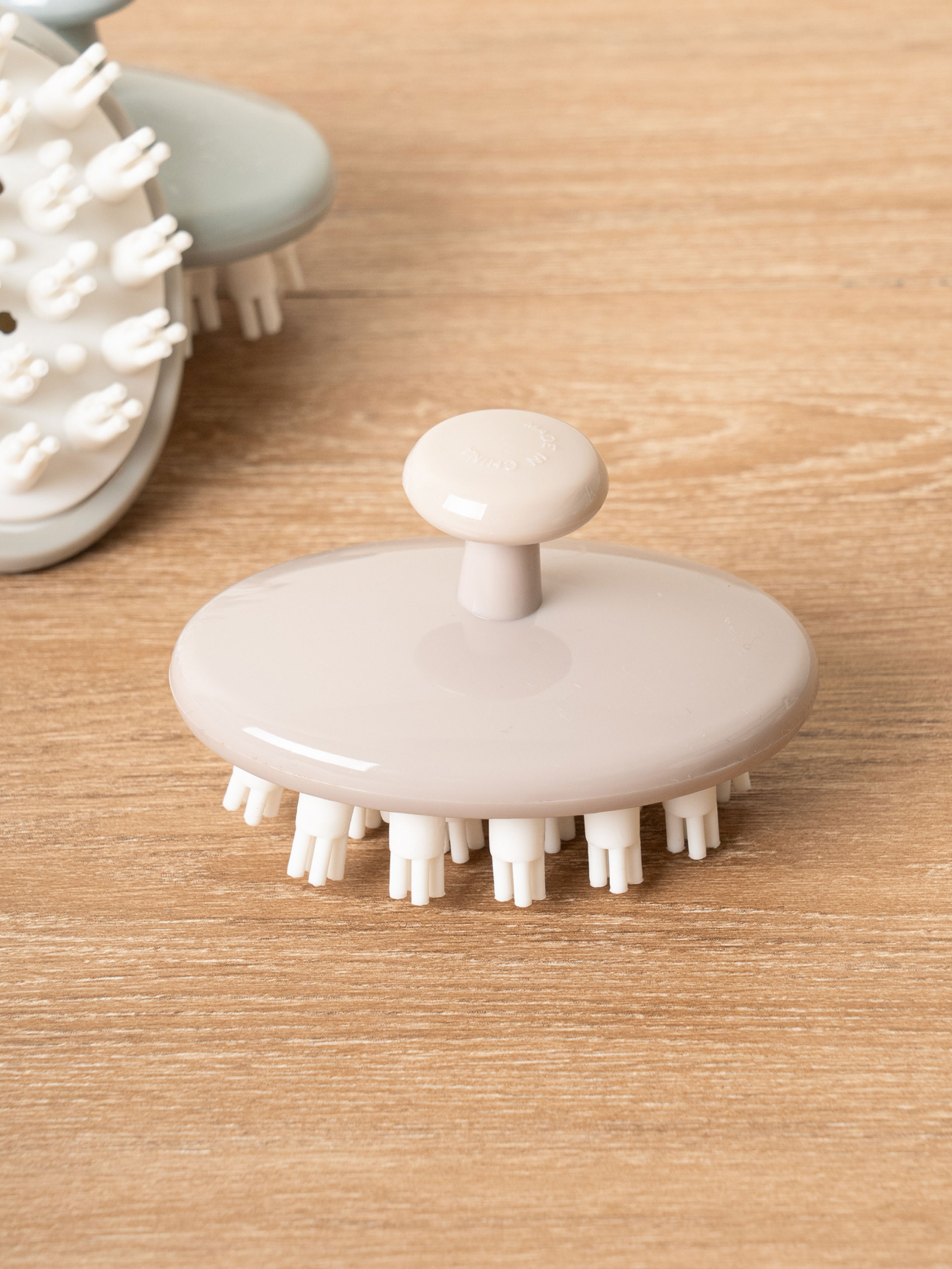 scalp massage brush