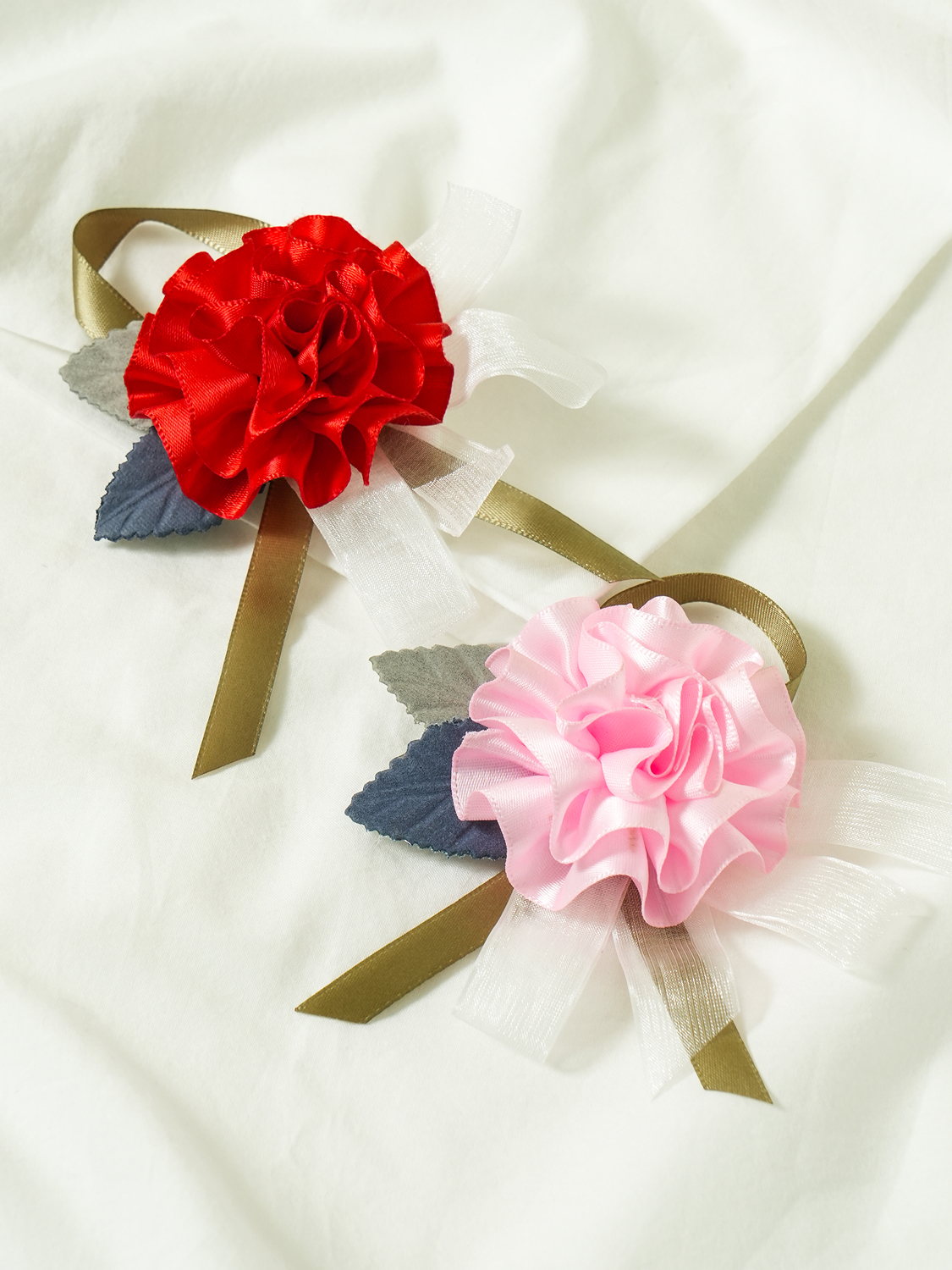 Maio Family Month Flower Corsage