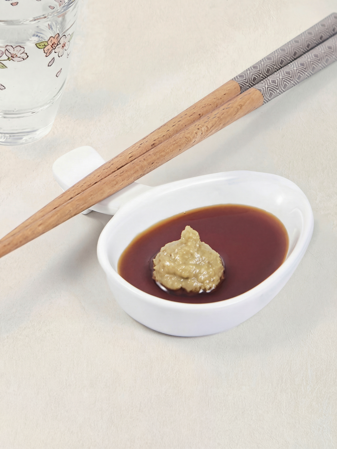 Pure white paper and spoon holder