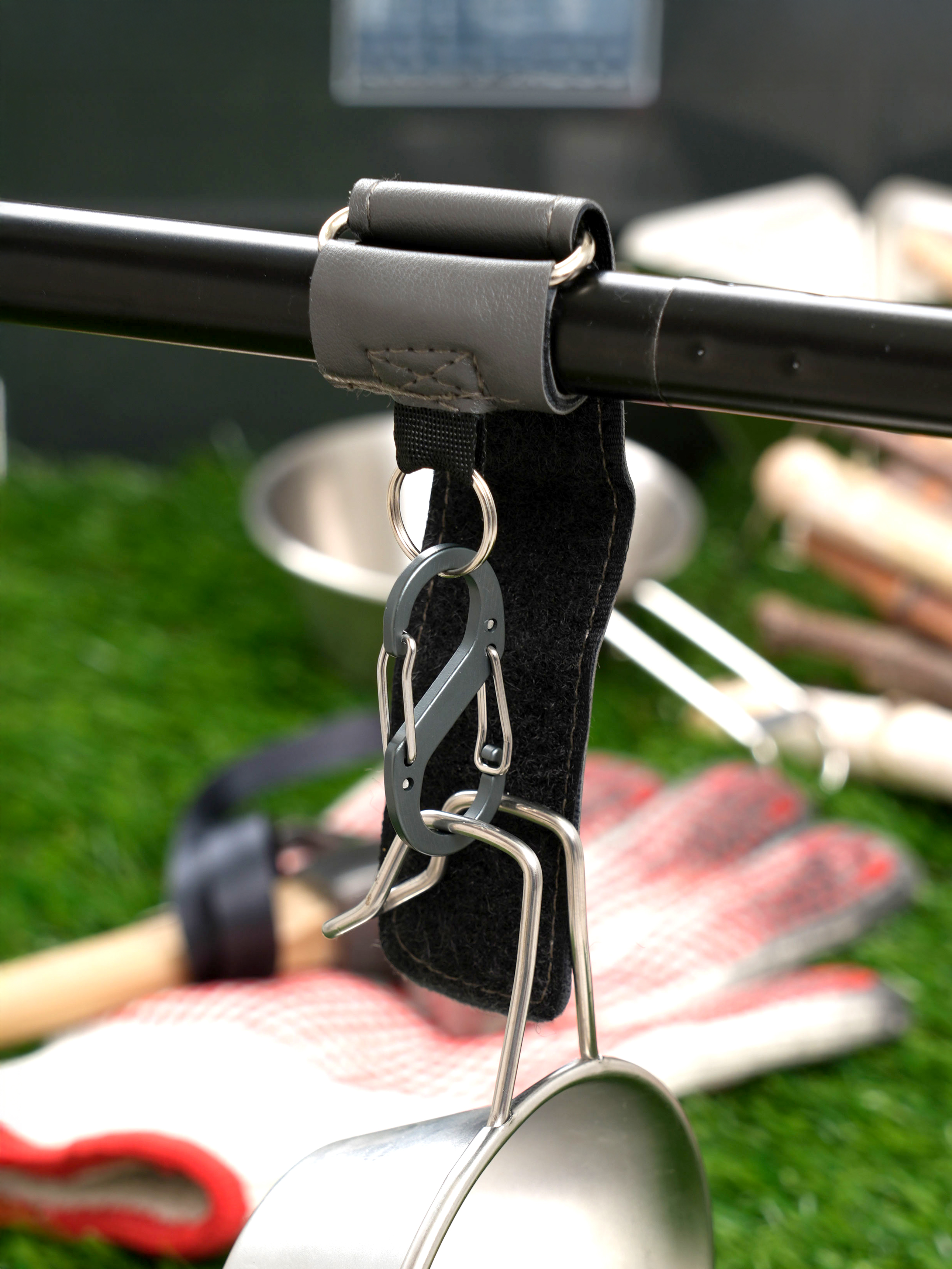 Carabiner multitool (secured with a snap)