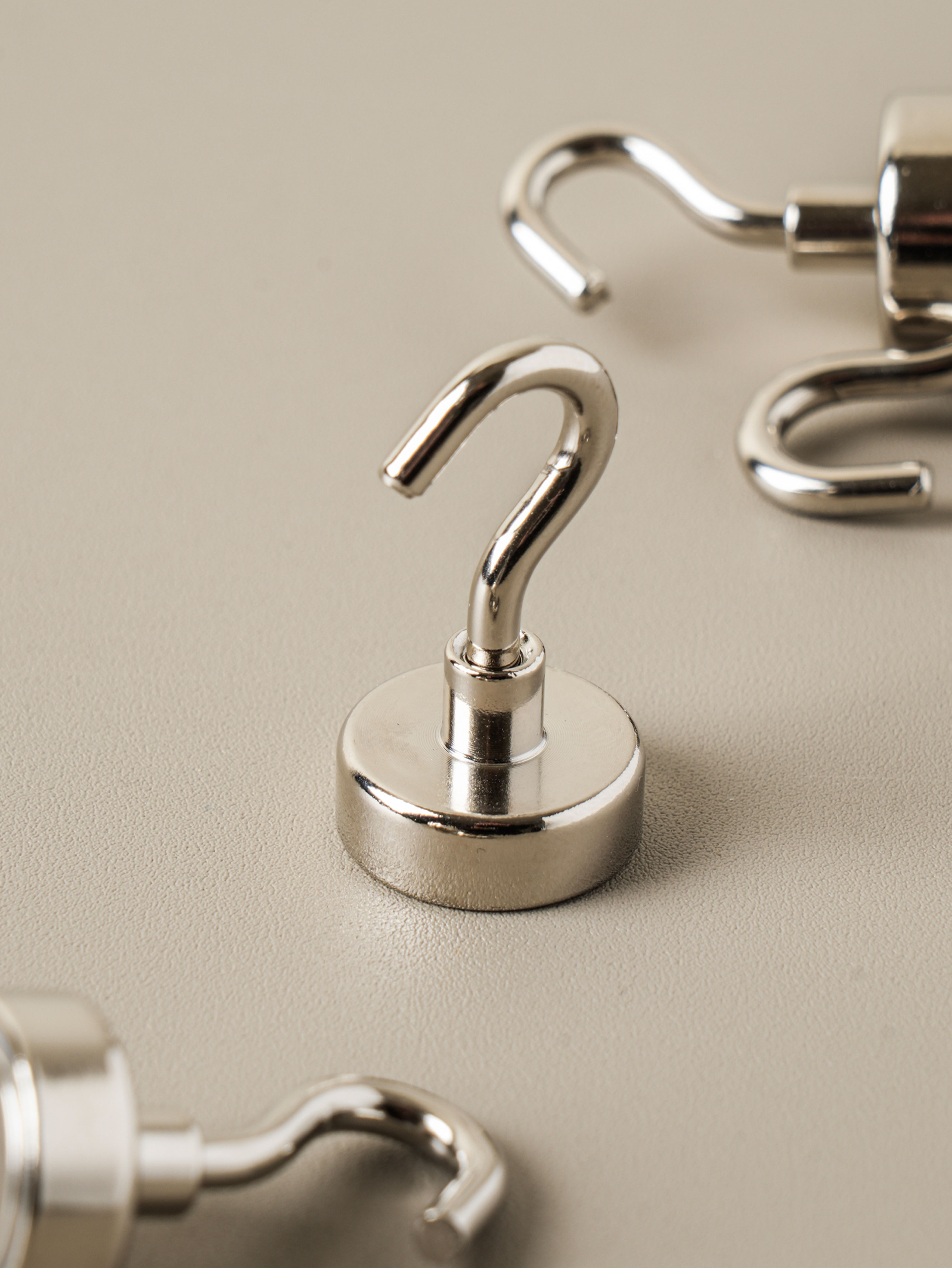 Magnetic hooks 20 mm 4 pieces