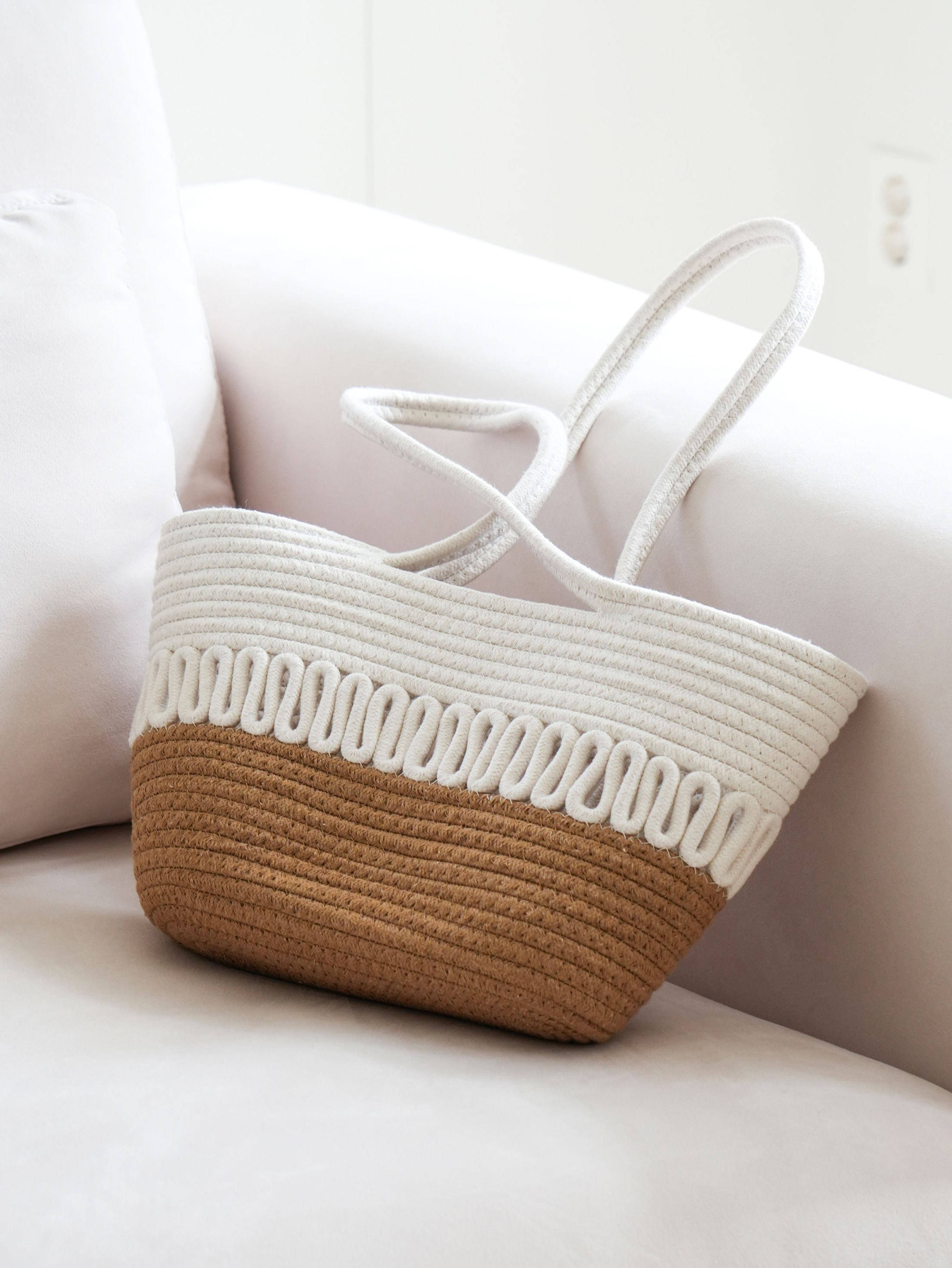 Half color woven bag