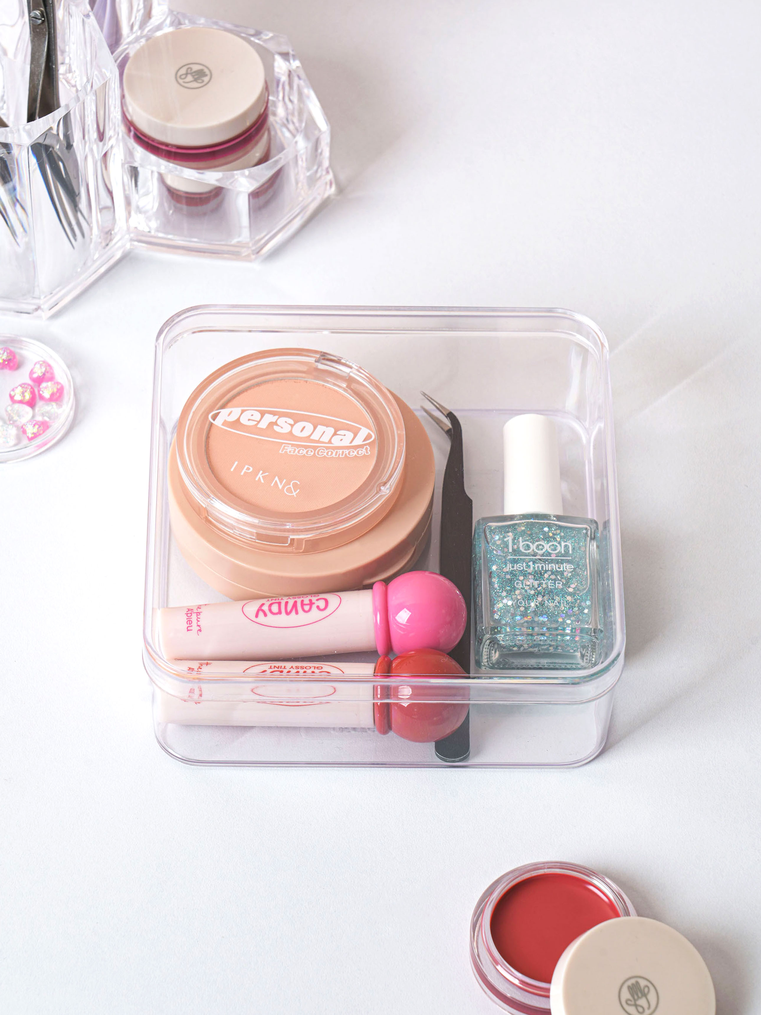 1 square clear lid storage box