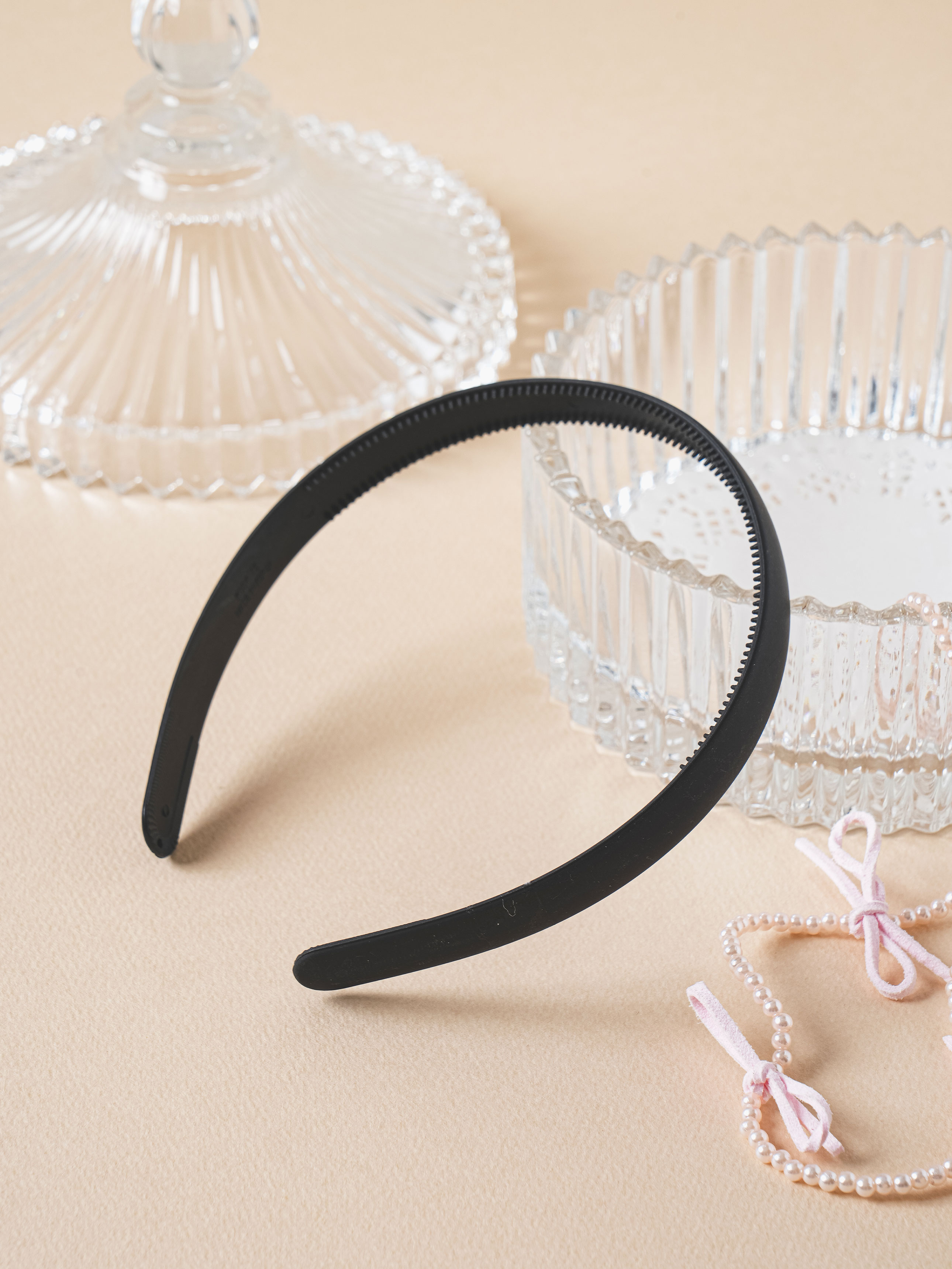 Matte hair band black