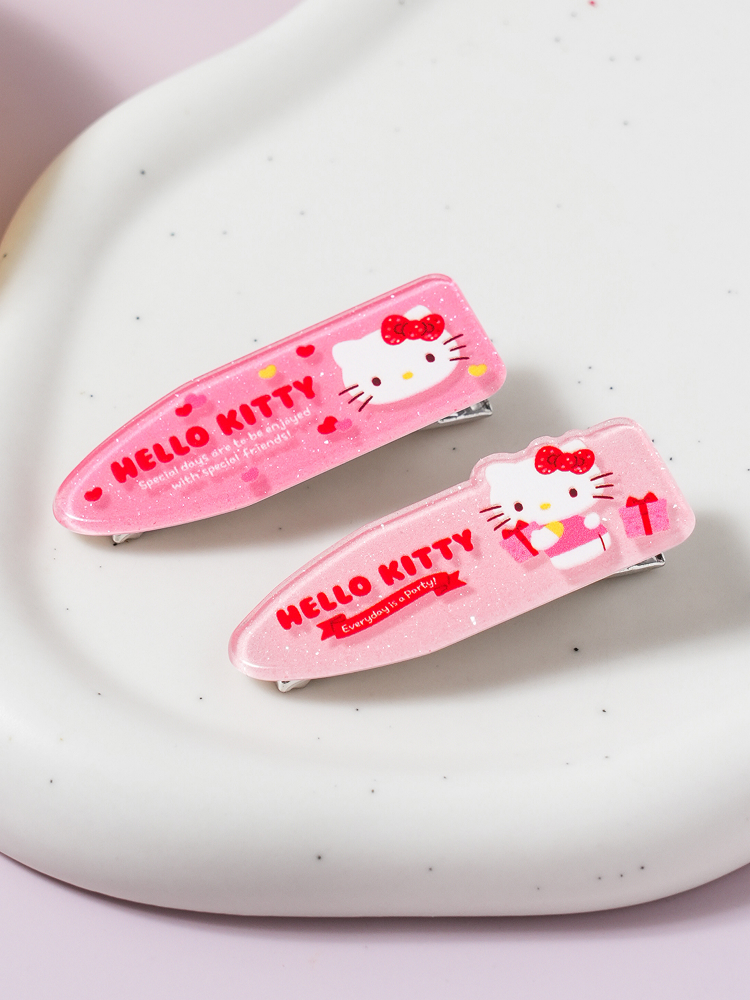 Hello Kitty triangular pins 2pcs