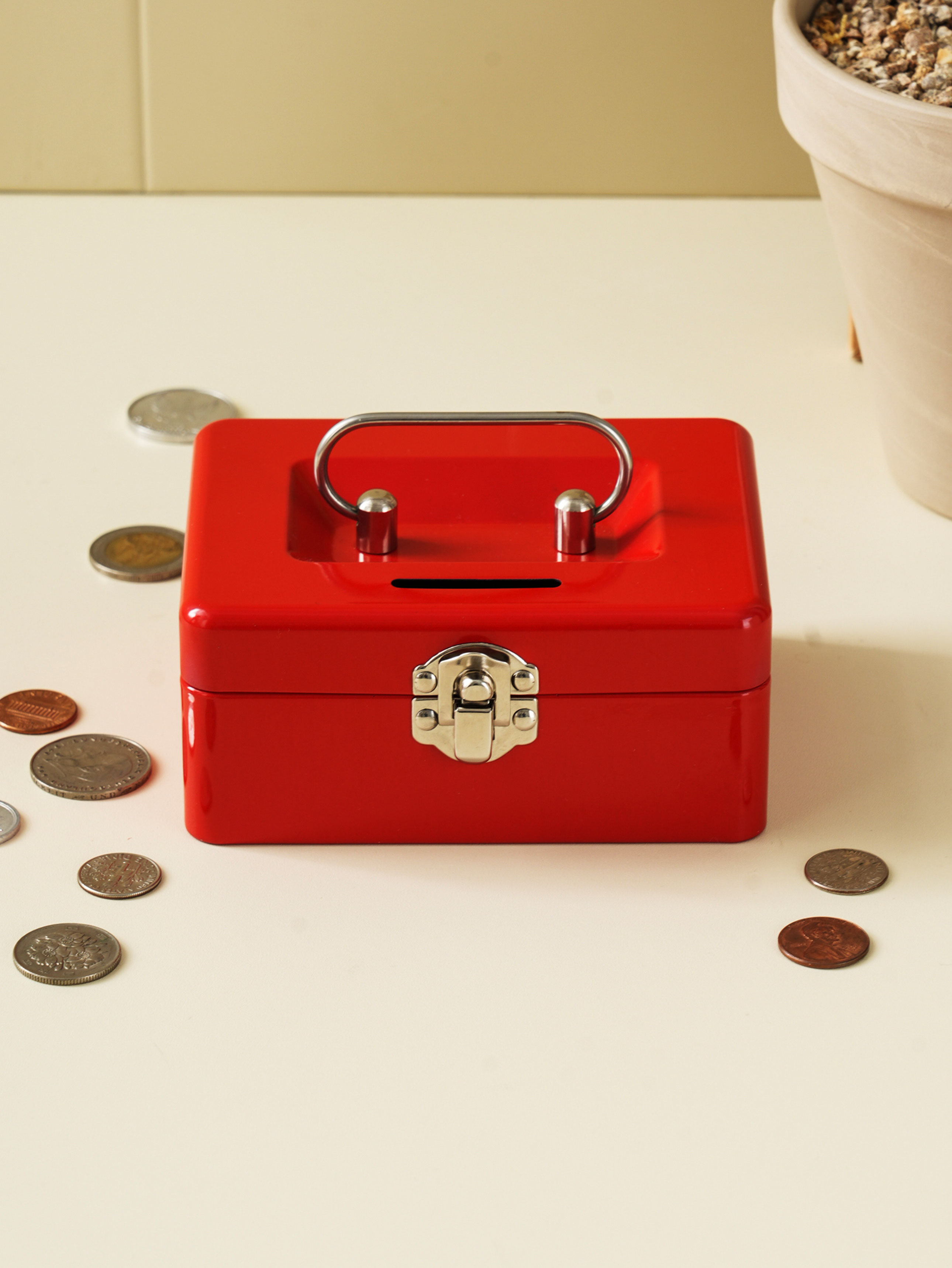 Mini safe for convenient coin storage