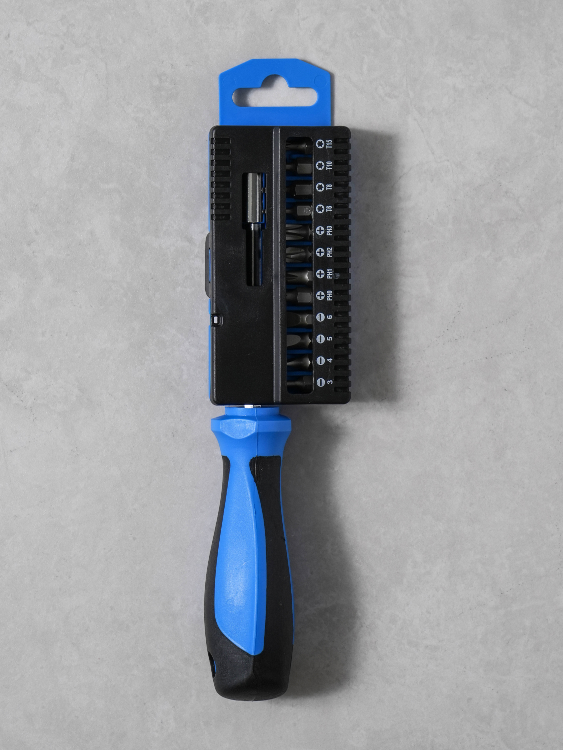 Set of 12 bit replaceable drivers