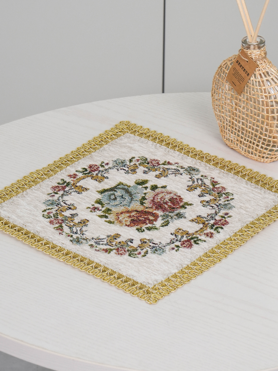 Jacquard flower square mat 29